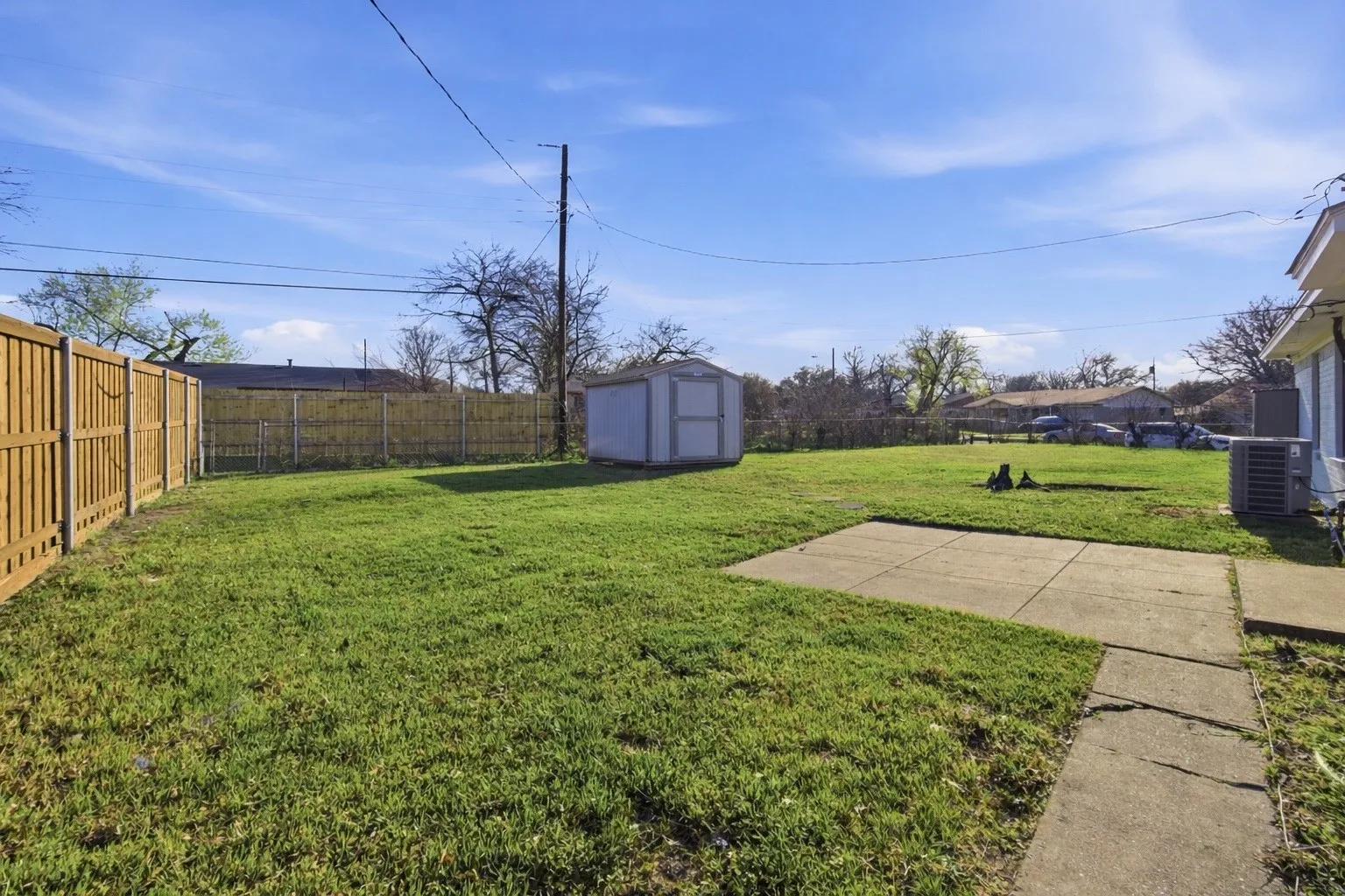 Single Family Residence For Sale in Dallas County , 626 Shadyway Drive, Dallas, Texas 75232, 4 Bedroom, 2 Bathroom, Garage spaces, 1,788 Sqft, built in 1962, mls#21397659, Real Estate Agent in Dallas, Homes For Sale in Dallas county, Homes For Sale in Dallas, Realtor in Dallas Texas, Real Estate Brokerage Independent Realty Texas, Luminita Cordes Realtor
