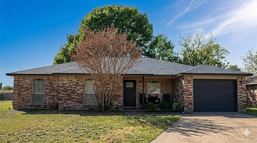 Single Family Residence For Sale in Dallas County , 208 Tejas Drive, Glenn Heights, Texas 75154, 3 Bedroom, 2 Bathroom, 2 Garage spaces, 1,271 Sqft, built in 1983, mls#21397660, Real Estate Agent in Glenn Heights, Homes For Sale in Dallas county, Homes For Sale in Glenn Heights, Realtor in Glenn Heights Texas, Real Estate Brokerage Independent Realty Texas, Luminita Cordes Realtor