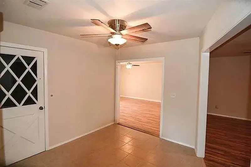 Single Family Residence For Sale in Erath County , 910 N lydia Street, Stephenville, Texas 76401, 4 Bedroom, 3 Bathroom, 2 Garage spaces, 2,860 Sqft, built in 1978, mls#21397666, Real Estate Agent in Stephenville, Homes For Sale in Erath county, Homes For Sale in Stephenville, Realtor in Stephenville Texas, Real Estate Brokerage Independent Realty Texas, Luminita Cordes Realtor