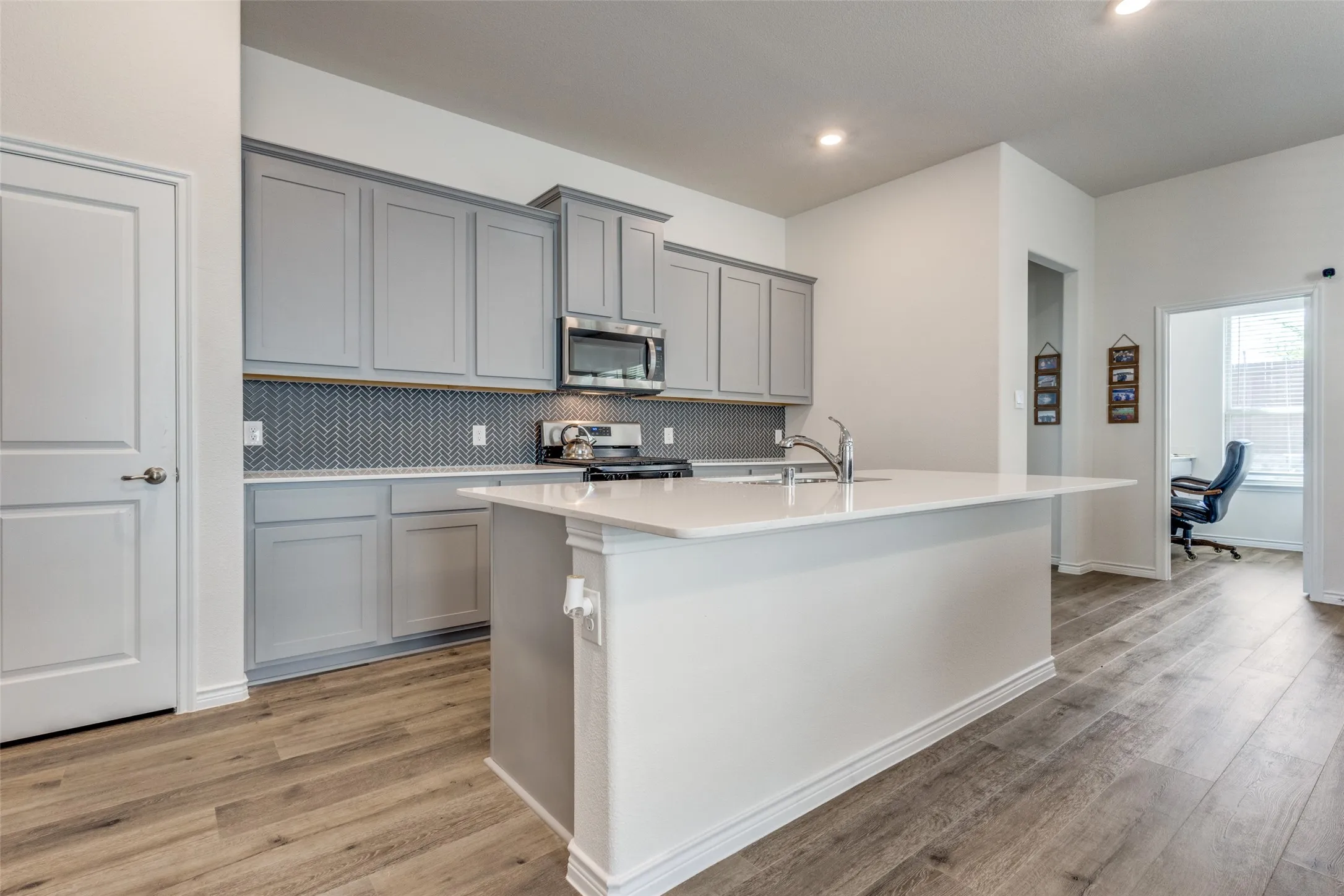 Single Family Residence For Sale in Collin County , 2000 Stinnet Street, Anna, Texas 75409, 3 Bedroom, 2 Bathroom, 2 Garage spaces, 2,029 Sqft, built in 2023, mls#21396204, Real Estate Agent in Anna, Homes For Sale in Collin county, Homes For Sale in Anna, Realtor in Anna Texas, Real Estate Brokerage Independent Realty Texas, Luminita Cordes Realtor