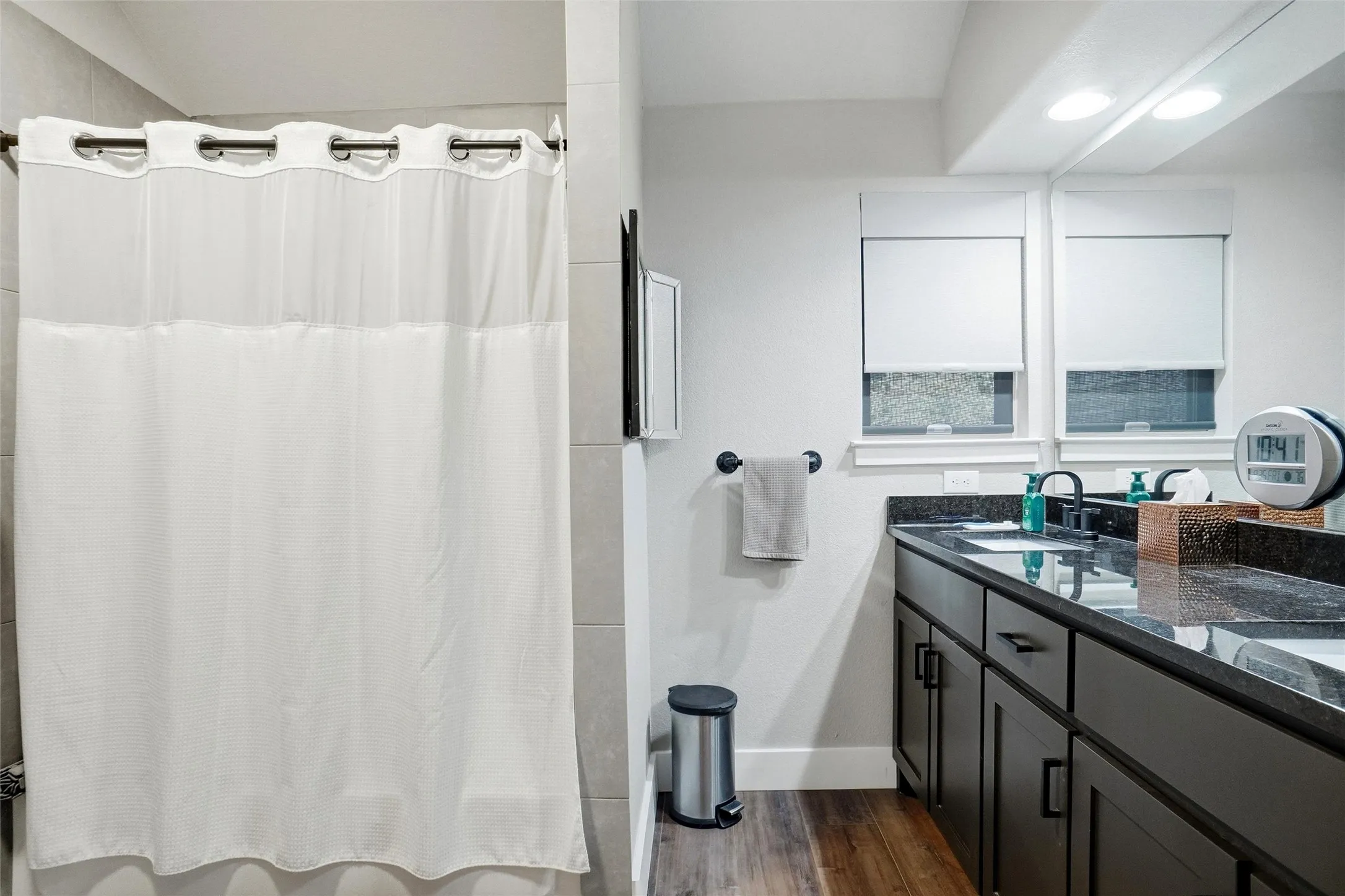 Single Family Residence For Sale in Tarrant County , 905 Mary Drive, Hurst, Texas 76053, 3 Bedroom, 2 Bathroom, 2 Garage spaces, 1,529 Sqft, built in 2014, mls#21393170, Real Estate Agent in Hurst, Homes For Sale in Tarrant county, Homes For Sale in Hurst, Realtor in Hurst Texas, Real Estate Brokerage Independent Realty Texas, Luminita Cordes Realtor
