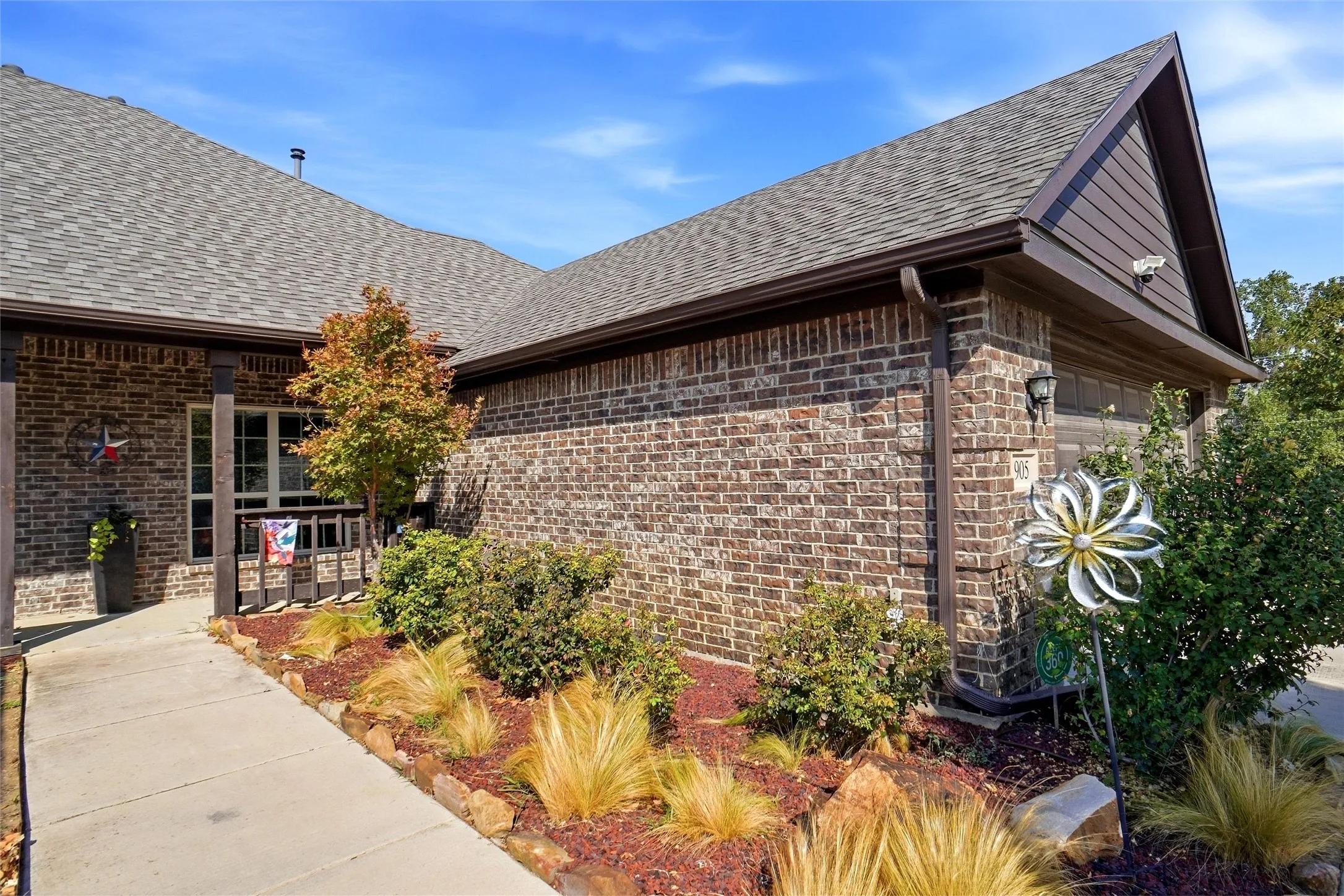 Single Family Residence For Sale in Tarrant County , 905 Mary Drive, Hurst, Texas 76053, 3 Bedroom, 2 Bathroom, 2 Garage spaces, 1,529 Sqft, built in 2014, mls#21393170, Real Estate Agent in Hurst, Homes For Sale in Tarrant county, Homes For Sale in Hurst, Realtor in Hurst Texas, Real Estate Brokerage Independent Realty Texas, Luminita Cordes Realtor