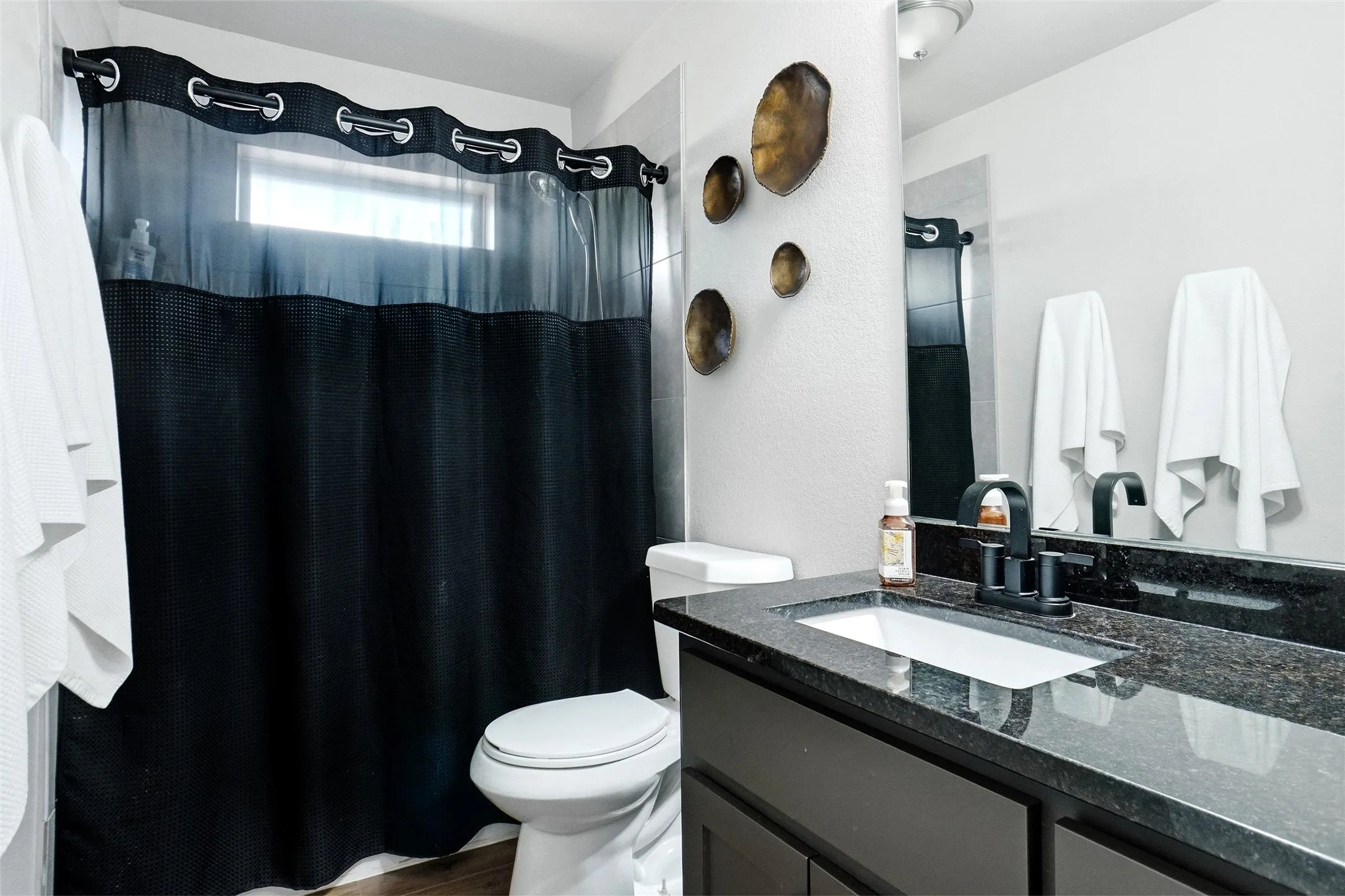 Single Family Residence For Sale in Tarrant County , 905 Mary Drive, Hurst, Texas 76053, 3 Bedroom, 2 Bathroom, 2 Garage spaces, 1,529 Sqft, built in 2014, mls#21393170, Real Estate Agent in Hurst, Homes For Sale in Tarrant county, Homes For Sale in Hurst, Realtor in Hurst Texas, Real Estate Brokerage Independent Realty Texas, Luminita Cordes Realtor