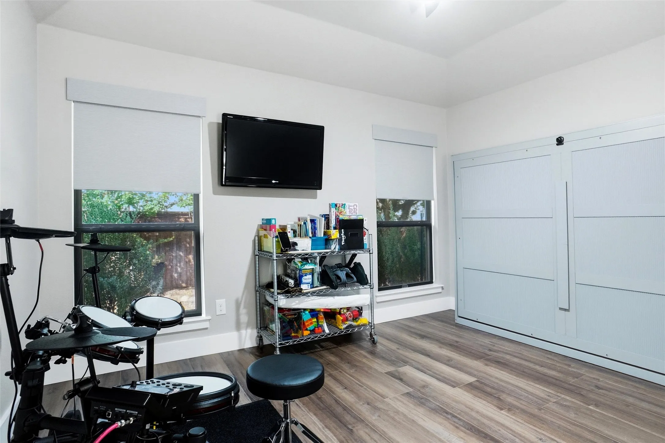 Single Family Residence For Sale in Tarrant County , 905 Mary Drive, Hurst, Texas 76053, 3 Bedroom, 2 Bathroom, 2 Garage spaces, 1,529 Sqft, built in 2014, mls#21393170, Real Estate Agent in Hurst, Homes For Sale in Tarrant county, Homes For Sale in Hurst, Realtor in Hurst Texas, Real Estate Brokerage Independent Realty Texas, Luminita Cordes Realtor