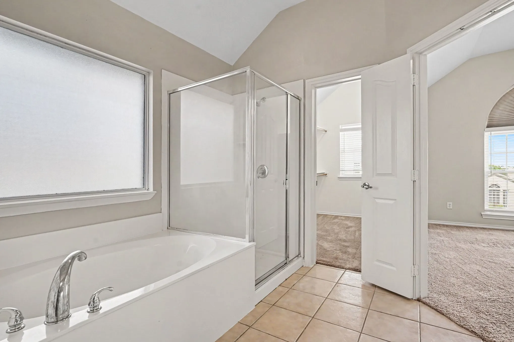 Single Family Residence For Sale in Tarrant County , 3908 Confidence Drive, Fort Worth, Texas 76244, 4 Bedroom, 3 Bathroom, 2 Garage spaces, 2,351 Sqft, built in 2004, mls#21391920, Real Estate Agent in Fort Worth, Homes For Sale in Tarrant county, Homes For Sale in Fort Worth, Realtor in Fort Worth Texas, Real Estate Brokerage Independent Realty Texas, Luminita Cordes Realtor