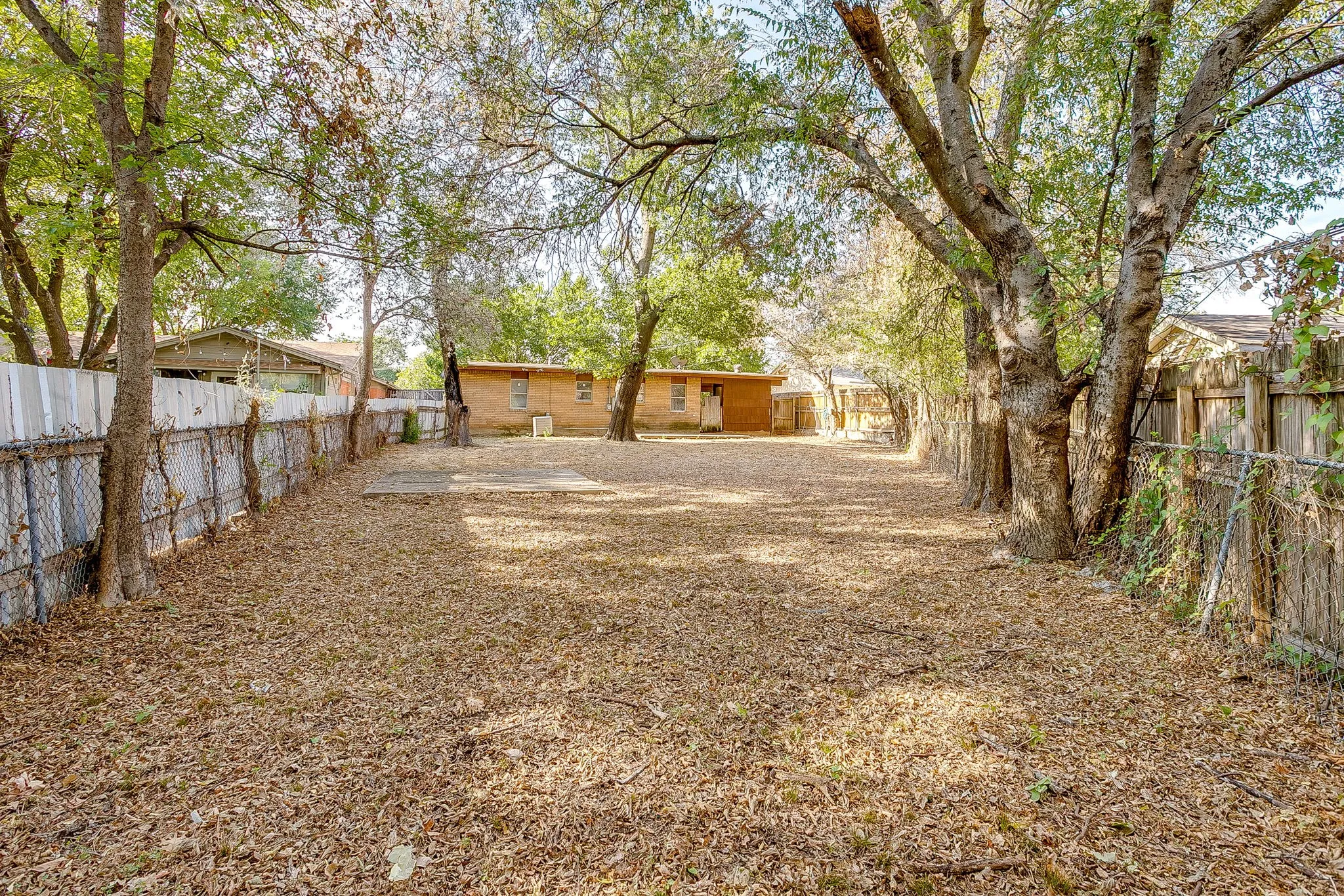 Single Family Residence For Sale in Tarrant County , 2904 Cordone Street, Fort Worth, Texas 76133, 3 Bedroom, 2 Bathroom, Garage spaces, 1,260 Sqft, built in 1955, mls#21396009, Real Estate Agent in Fort Worth, Homes For Sale in Tarrant county, Homes For Sale in Fort Worth, Realtor in Fort Worth Texas, Real Estate Brokerage Independent Realty Texas, Luminita Cordes Realtor