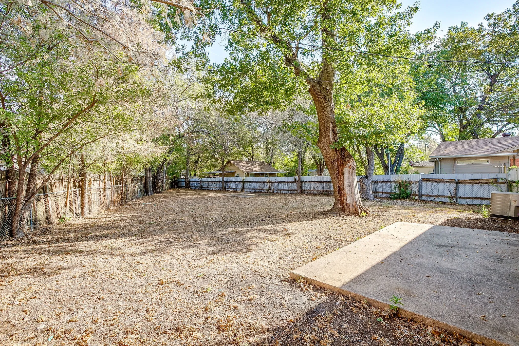 Single Family Residence For Sale in Tarrant County , 2904 Cordone Street, Fort Worth, Texas 76133, 3 Bedroom, 2 Bathroom, Garage spaces, 1,260 Sqft, built in 1955, mls#21396009, Real Estate Agent in Fort Worth, Homes For Sale in Tarrant county, Homes For Sale in Fort Worth, Realtor in Fort Worth Texas, Real Estate Brokerage Independent Realty Texas, Luminita Cordes Realtor