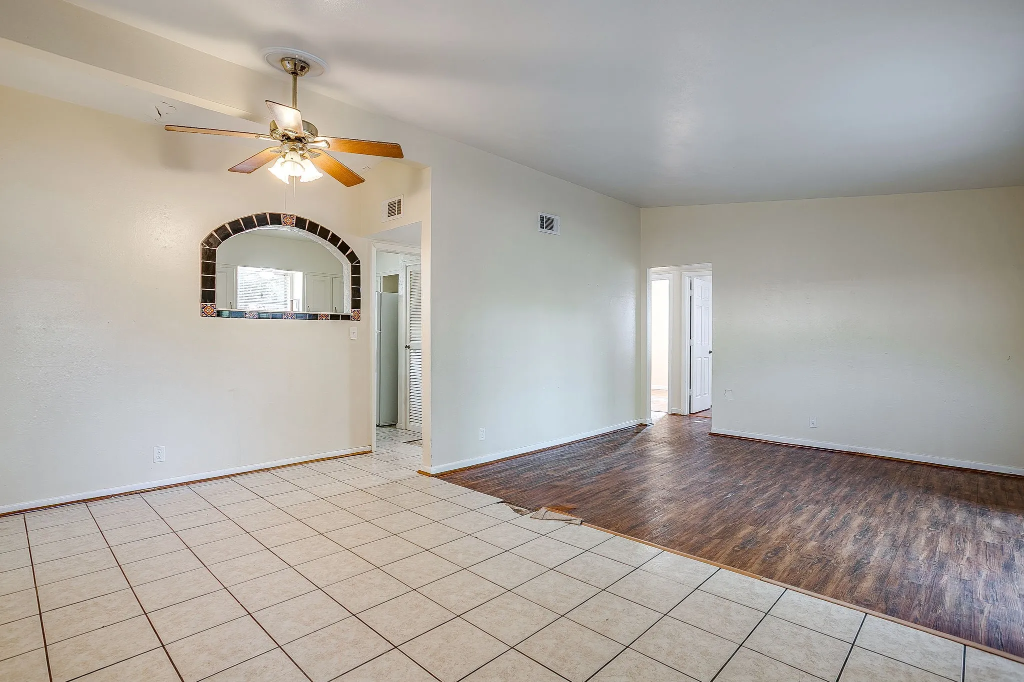 Single Family Residence For Sale in Tarrant County , 2904 Cordone Street, Fort Worth, Texas 76133, 3 Bedroom, 2 Bathroom, Garage spaces, 1,260 Sqft, built in 1955, mls#21396009, Real Estate Agent in Fort Worth, Homes For Sale in Tarrant county, Homes For Sale in Fort Worth, Realtor in Fort Worth Texas, Real Estate Brokerage Independent Realty Texas, Luminita Cordes Realtor