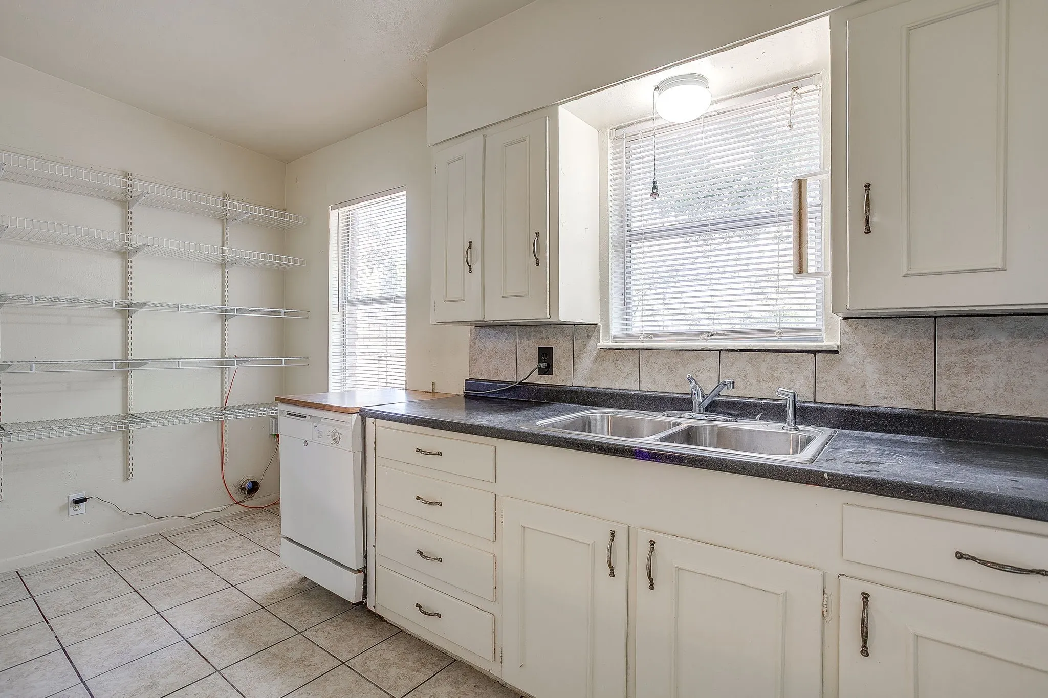 Single Family Residence For Sale in Tarrant County , 2904 Cordone Street, Fort Worth, Texas 76133, 3 Bedroom, 2 Bathroom, Garage spaces, 1,260 Sqft, built in 1955, mls#21396009, Real Estate Agent in Fort Worth, Homes For Sale in Tarrant county, Homes For Sale in Fort Worth, Realtor in Fort Worth Texas, Real Estate Brokerage Independent Realty Texas, Luminita Cordes Realtor
