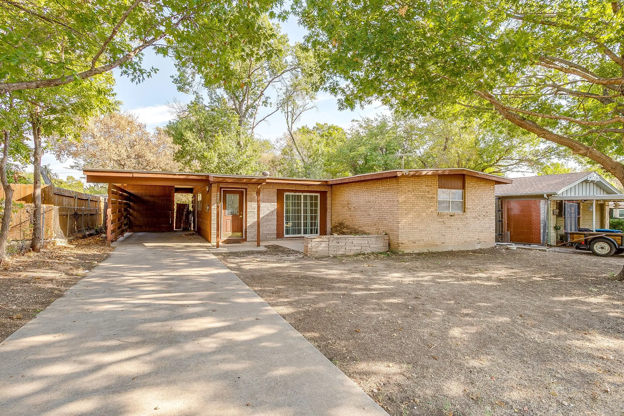 Single Family Residence For Sale in Tarrant County , 2904 Cordone Street, Fort Worth, Texas 76133, 3 Bedroom, 2 Bathroom, Garage spaces, 1,260 Sqft, built in 1955, mls#21396009, Real Estate Agent in Fort Worth, Homes For Sale in Tarrant county, Homes For Sale in Fort Worth, Realtor in Fort Worth Texas, Real Estate Brokerage Independent Realty Texas, Luminita Cordes Realtor