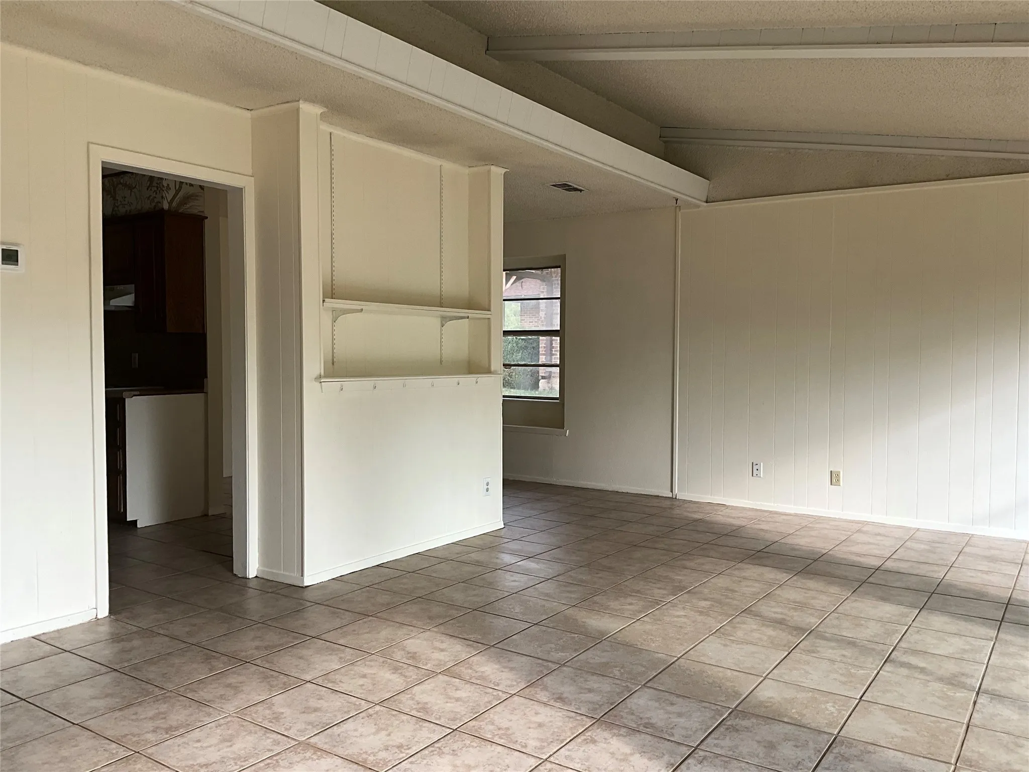 Single Family Residence For Rent in Palo Pinto County , 806 Long Drive, Mineral Wells, Texas 76067, 3 Bedroom, 2 Bathroom, 2 Garage spaces, 1,354 Sqft, built in 1967, mls#21397672, Real Estate Agent in Mineral Wells, Homes For Rent in Palo Pinto county, Homes For Rent in Mineral Wells, Realtor in Mineral Wells Texas, Real Estate Brokerage Independent Realty Texas, Luminita Cordes Realtor