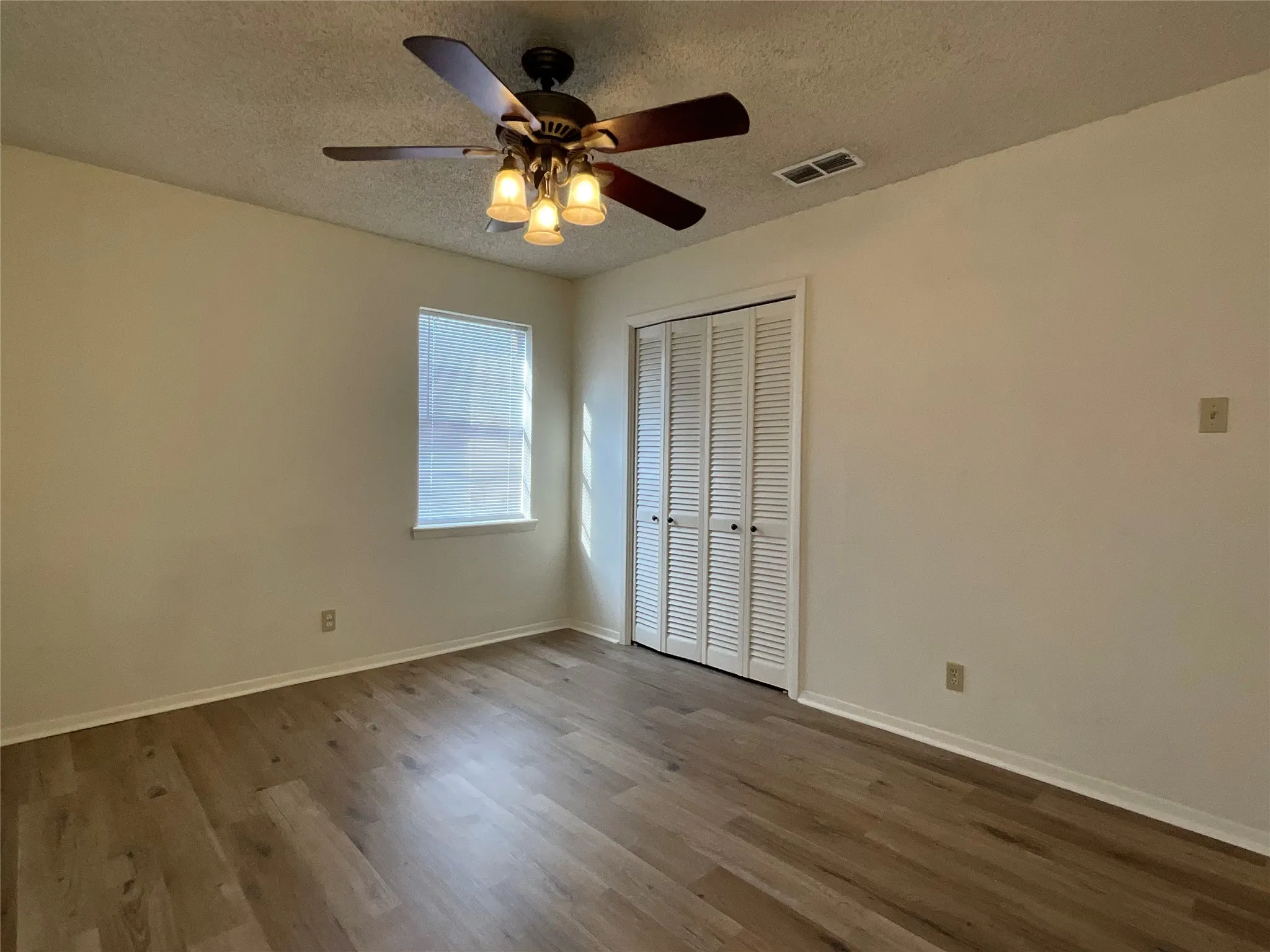 Single Family Residence For Rent in Palo Pinto County , 806 Long Drive, Mineral Wells, Texas 76067, 3 Bedroom, 2 Bathroom, 2 Garage spaces, 1,354 Sqft, built in 1967, mls#21397672, Real Estate Agent in Mineral Wells, Homes For Rent in Palo Pinto county, Homes For Rent in Mineral Wells, Realtor in Mineral Wells Texas, Real Estate Brokerage Independent Realty Texas, Luminita Cordes Realtor