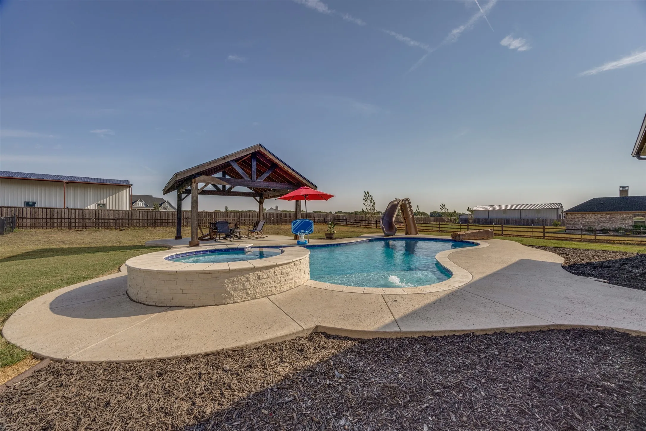 Single Family Residence For Sale in Grayson County , 341 George Road, Howe, Texas 75459, 4 Bedroom, 5 Bathroom, 3 Garage spaces, 3,372 Sqft, built in 2020, mls#21381397, Real Estate Agent in Howe, Homes For Sale in Grayson county, Homes For Sale in Howe, Realtor in Howe Texas, Real Estate Brokerage Independent Realty Texas, Luminita Cordes Realtor