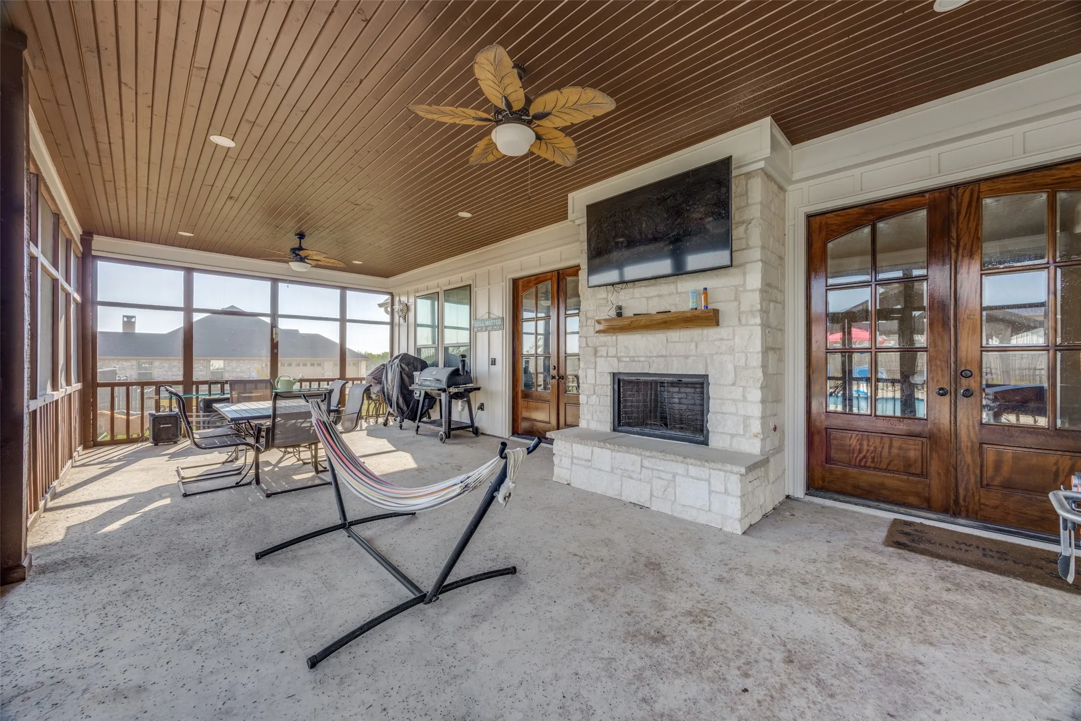 Single Family Residence For Sale in Grayson County , 341 George Road, Howe, Texas 75459, 4 Bedroom, 5 Bathroom, 3 Garage spaces, 3,372 Sqft, built in 2020, mls#21381397, Real Estate Agent in Howe, Homes For Sale in Grayson county, Homes For Sale in Howe, Realtor in Howe Texas, Real Estate Brokerage Independent Realty Texas, Luminita Cordes Realtor