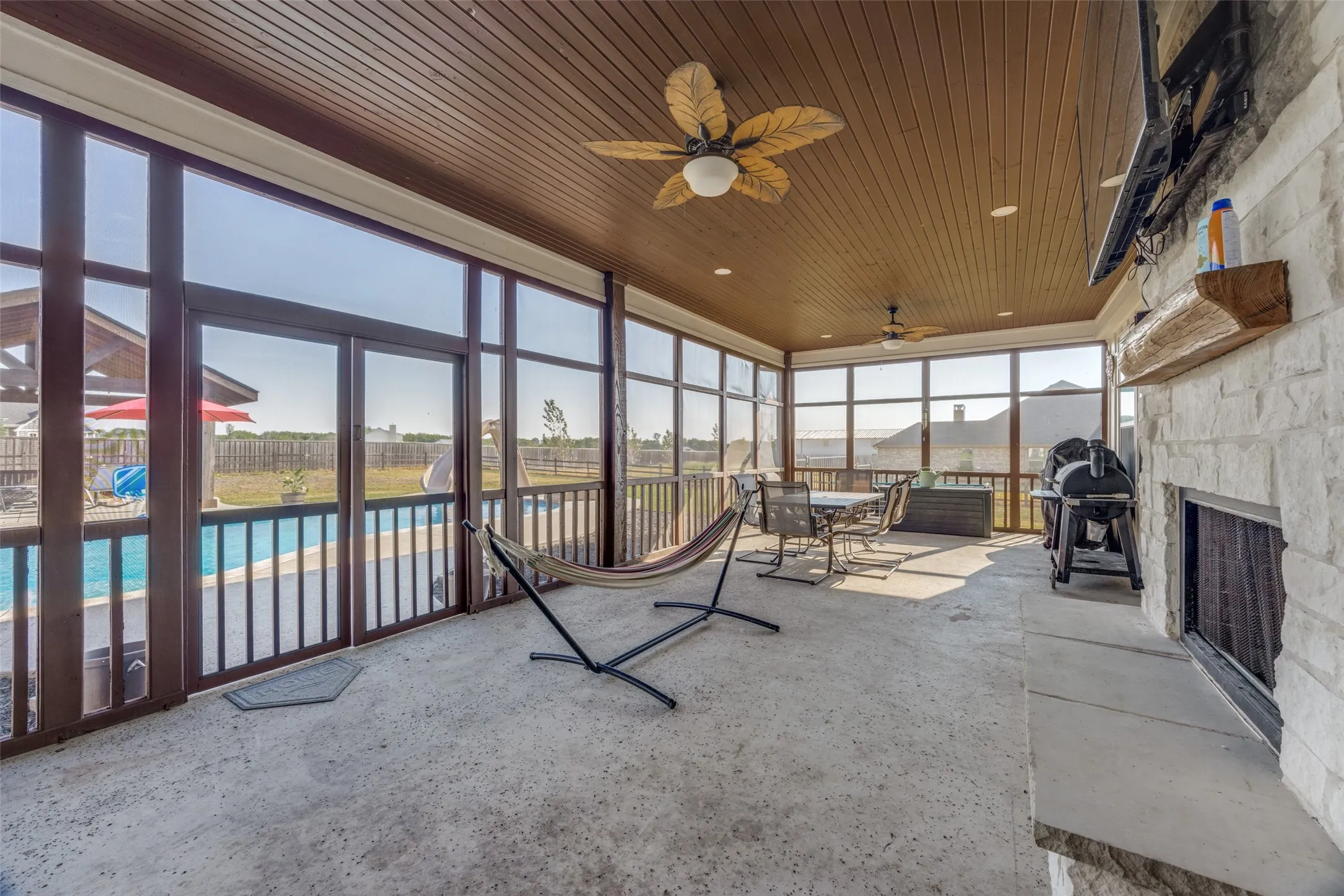 Single Family Residence For Sale in Grayson County , 341 George Road, Howe, Texas 75459, 4 Bedroom, 5 Bathroom, 3 Garage spaces, 3,372 Sqft, built in 2020, mls#21381397, Real Estate Agent in Howe, Homes For Sale in Grayson county, Homes For Sale in Howe, Realtor in Howe Texas, Real Estate Brokerage Independent Realty Texas, Luminita Cordes Realtor