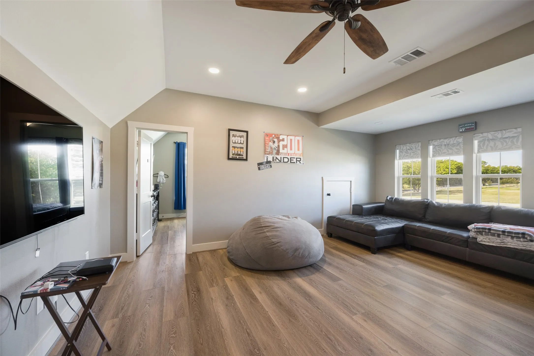 Single Family Residence For Sale in Grayson County , 341 George Road, Howe, Texas 75459, 4 Bedroom, 5 Bathroom, 3 Garage spaces, 3,372 Sqft, built in 2020, mls#21381397, Real Estate Agent in Howe, Homes For Sale in Grayson county, Homes For Sale in Howe, Realtor in Howe Texas, Real Estate Brokerage Independent Realty Texas, Luminita Cordes Realtor