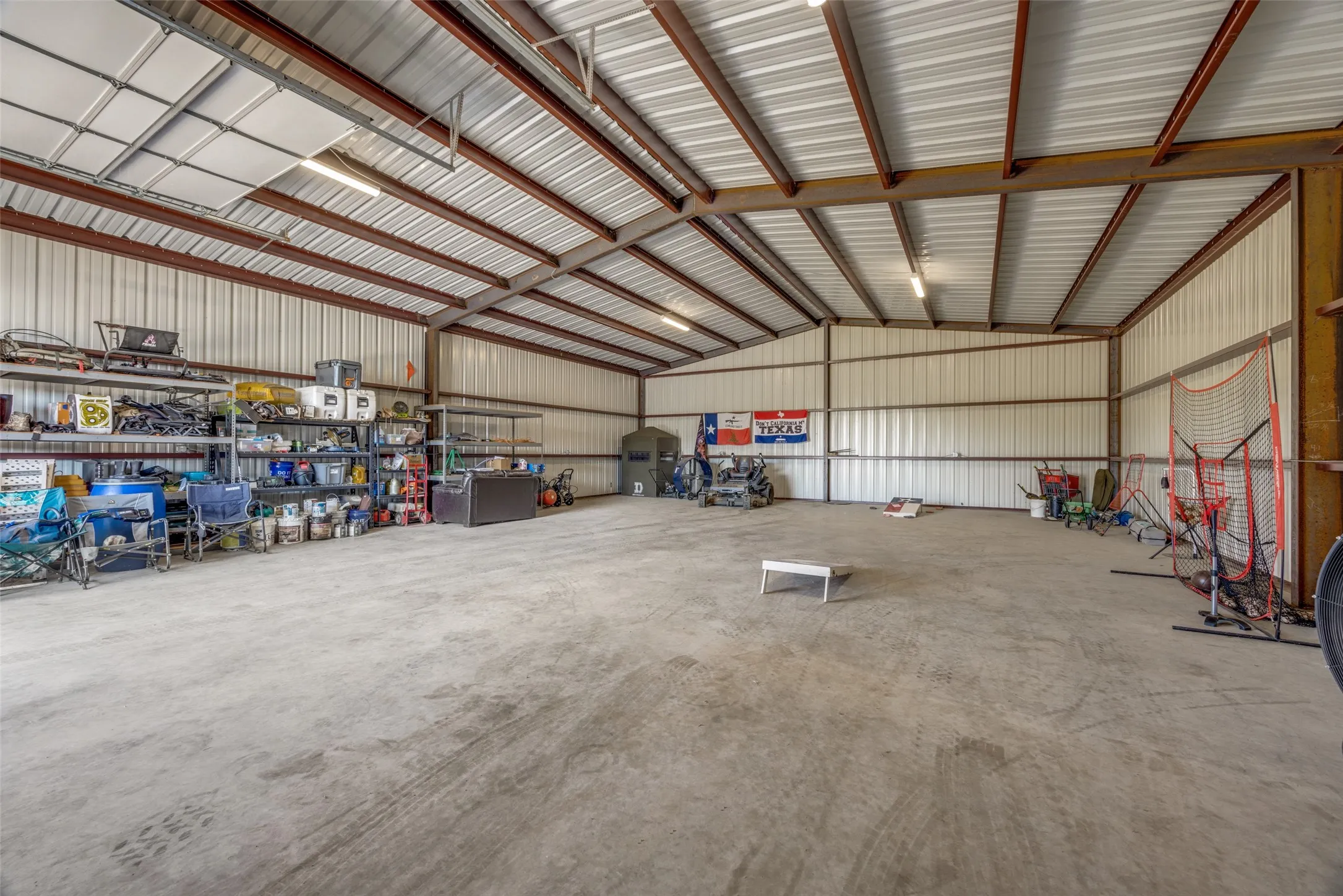 Single Family Residence For Sale in Grayson County , 341 George Road, Howe, Texas 75459, 4 Bedroom, 5 Bathroom, 3 Garage spaces, 3,372 Sqft, built in 2020, mls#21381397, Real Estate Agent in Howe, Homes For Sale in Grayson county, Homes For Sale in Howe, Realtor in Howe Texas, Real Estate Brokerage Independent Realty Texas, Luminita Cordes Realtor