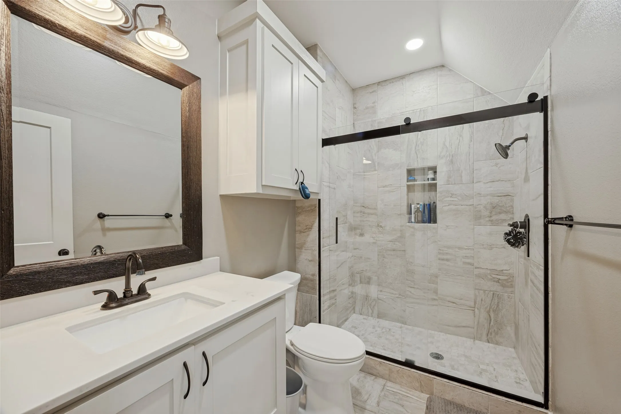 Single Family Residence For Sale in Grayson County , 341 George Road, Howe, Texas 75459, 4 Bedroom, 5 Bathroom, 3 Garage spaces, 3,372 Sqft, built in 2020, mls#21381397, Real Estate Agent in Howe, Homes For Sale in Grayson county, Homes For Sale in Howe, Realtor in Howe Texas, Real Estate Brokerage Independent Realty Texas, Luminita Cordes Realtor