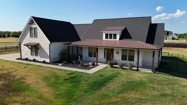 Single Family Residence For Sale in Grayson County , 341 George Road, Howe, Texas 75459, 4 Bedroom, 5 Bathroom, 3 Garage spaces, 3,372 Sqft, built in 2020, mls#21381397, Real Estate Agent in Howe, Homes For Sale in Grayson county, Homes For Sale in Howe, Realtor in Howe Texas, Real Estate Brokerage Independent Realty Texas, Luminita Cordes Realtor