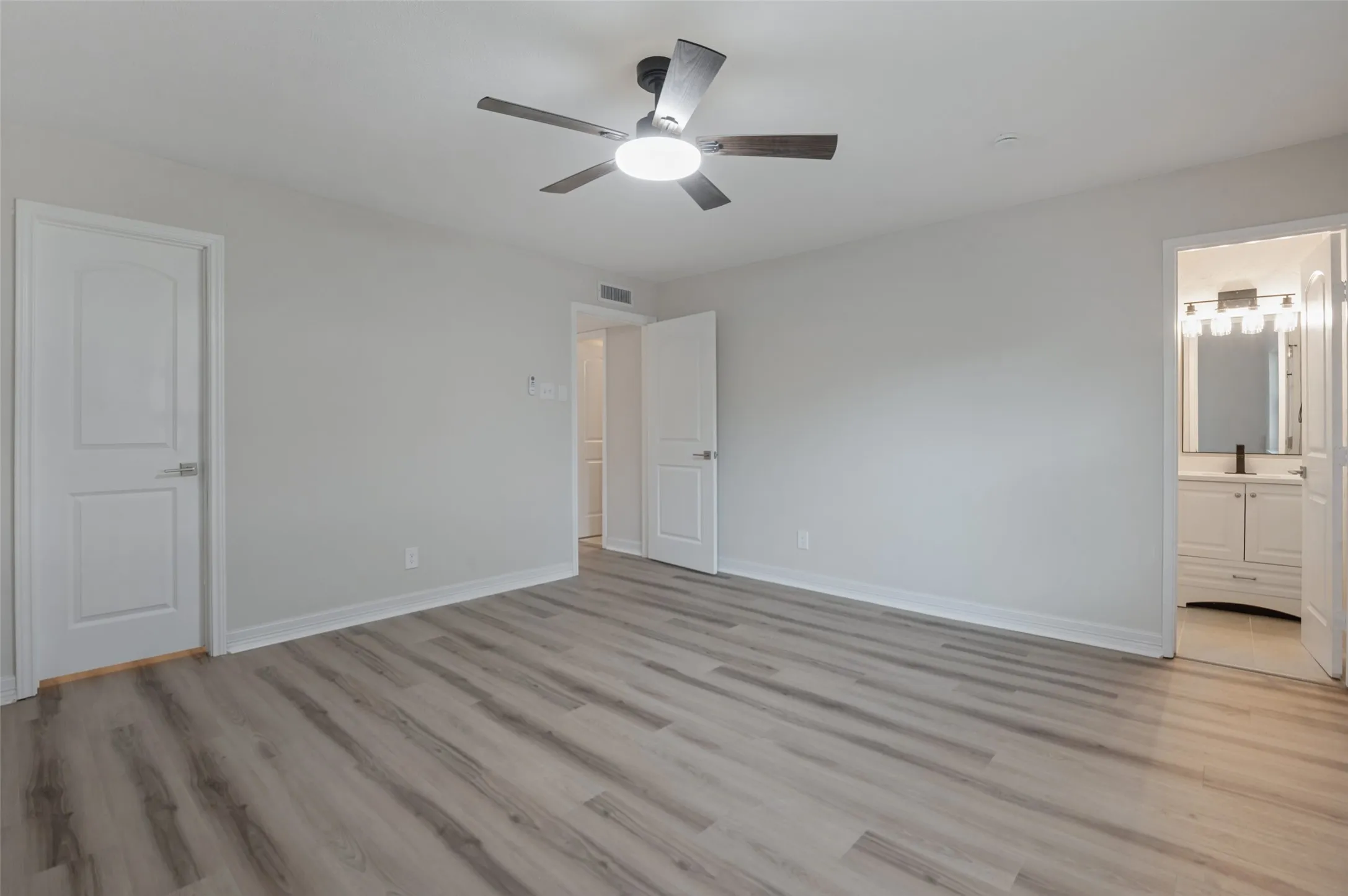 Single Family Residence For Sale in Denton County , 5221 Alpha Drive, The Colony, Texas 75056, 3 Bedroom, 2 Bathroom, 2 Garage spaces, 1,488 Sqft, built in 1974, mls#21397605, Real Estate Agent in The Colony, Homes For Sale in Denton county, Homes For Sale in The Colony, Realtor in The Colony Texas, Real Estate Brokerage Independent Realty Texas, Luminita Cordes Realtor