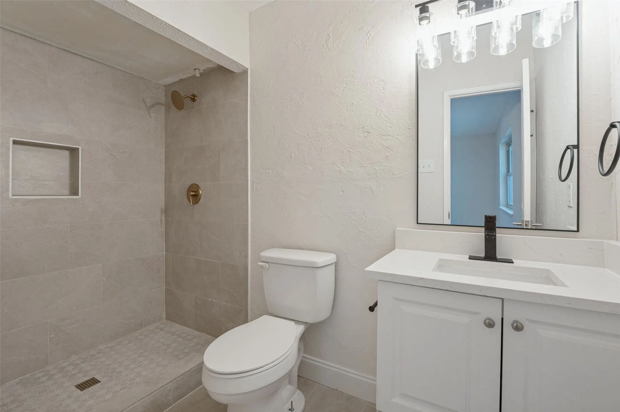 Single Family Residence For Sale in Denton County , 5221 Alpha Drive, The Colony, Texas 75056, 3 Bedroom, 2 Bathroom, 2 Garage spaces, 1,488 Sqft, built in 1974, mls#21397605, Real Estate Agent in The Colony, Homes For Sale in Denton county, Homes For Sale in The Colony, Realtor in The Colony Texas, Real Estate Brokerage Independent Realty Texas, Luminita Cordes Realtor