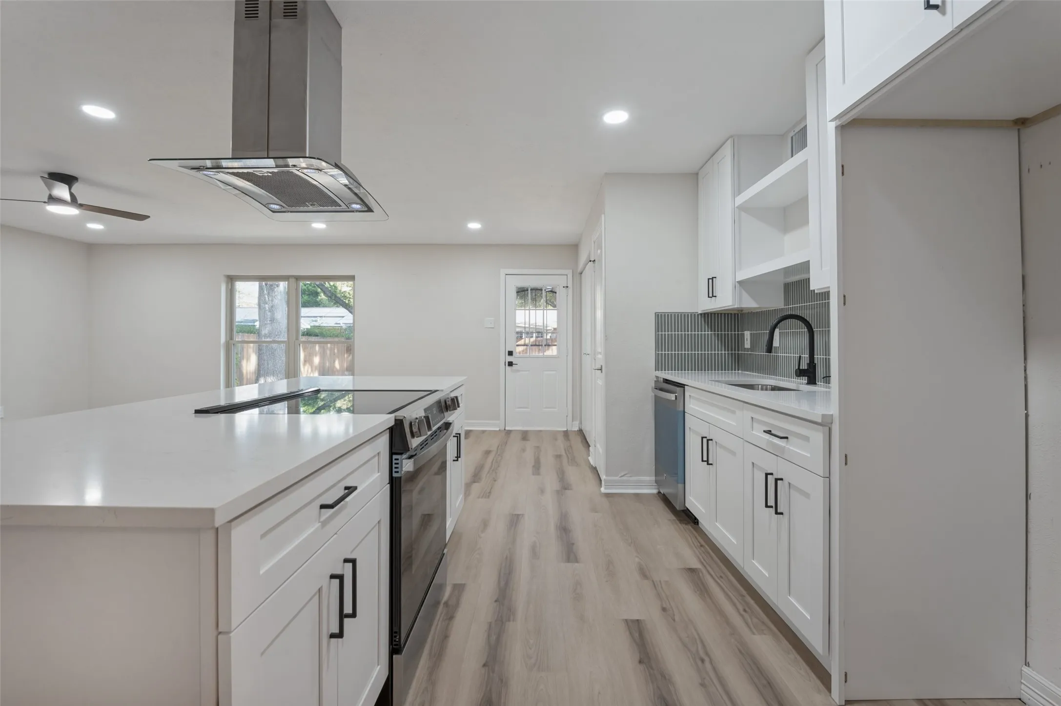 Single Family Residence For Sale in Denton County , 5221 Alpha Drive, The Colony, Texas 75056, 3 Bedroom, 2 Bathroom, 2 Garage spaces, 1,488 Sqft, built in 1974, mls#21397605, Real Estate Agent in The Colony, Homes For Sale in Denton county, Homes For Sale in The Colony, Realtor in The Colony Texas, Real Estate Brokerage Independent Realty Texas, Luminita Cordes Realtor