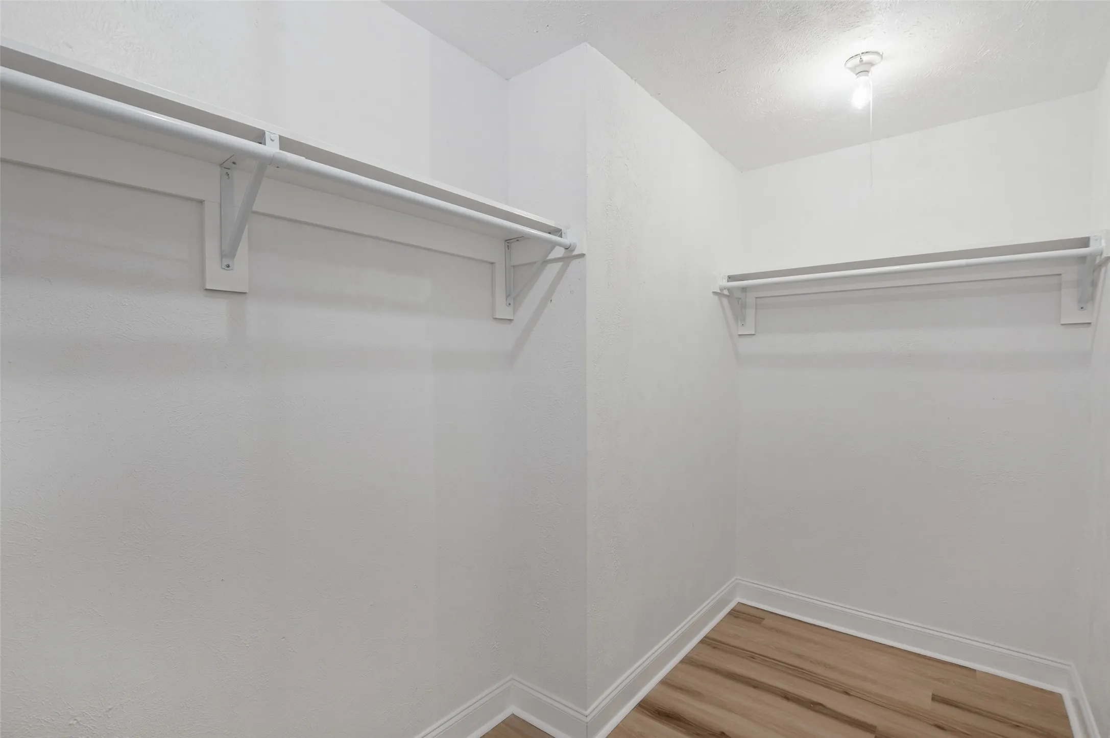Single Family Residence For Sale in Denton County , 5221 Alpha Drive, The Colony, Texas 75056, 3 Bedroom, 2 Bathroom, 2 Garage spaces, 1,488 Sqft, built in 1974, mls#21397605, Real Estate Agent in The Colony, Homes For Sale in Denton county, Homes For Sale in The Colony, Realtor in The Colony Texas, Real Estate Brokerage Independent Realty Texas, Luminita Cordes Realtor