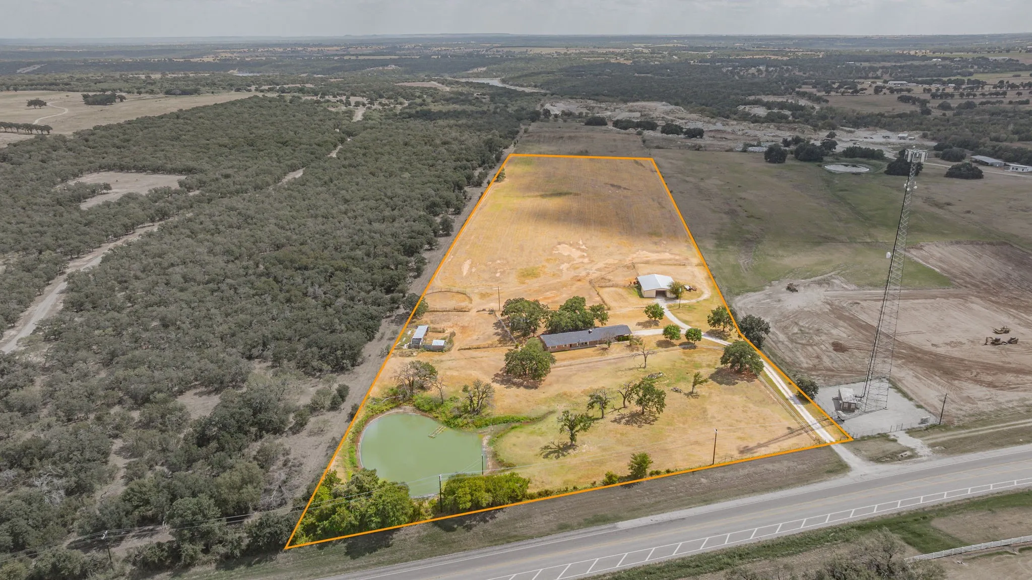 Farm For Sale in Erath County , 12592 N US Highway 377, Stephenville, Texas 76401, 3 Bedroom, 3 Bathroom, 2 Garage spaces, 2,237 Sqft, built in 1973, mls#21397460, Real Estate Agent in Stephenville, Homes For Sale in Erath county, Homes For Sale in Stephenville, Realtor in Stephenville Texas, Real Estate Brokerage Independent Realty Texas, Luminita Cordes Realtor