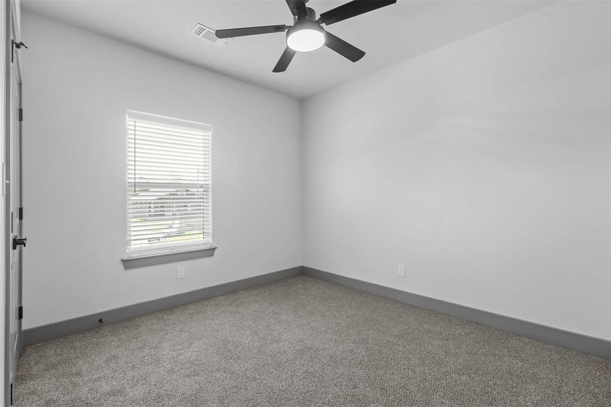 Single Family Residence For Rent in Grayson County , 405 W Hull Street, Denison, Texas 75020, 3 Bedroom, 2 Bathroom, 2 Garage spaces, 1,344 Sqft, built in 2024, mls#21397704, Real Estate Agent in Denison, Homes For Rent in Grayson county, Homes For Rent in Denison, Realtor in Denison Texas, Real Estate Brokerage Independent Realty Texas, Luminita Cordes Realtor