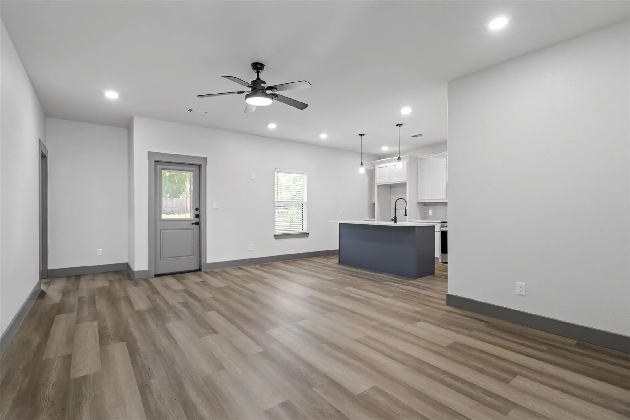 Single Family Residence For Rent in Grayson County , 405 W Hull Street, Denison, Texas 75020, 3 Bedroom, 2 Bathroom, 2 Garage spaces, 1,344 Sqft, built in 2024, mls#21397704, Real Estate Agent in Denison, Homes For Rent in Grayson county, Homes For Rent in Denison, Realtor in Denison Texas, Real Estate Brokerage Independent Realty Texas, Luminita Cordes Realtor