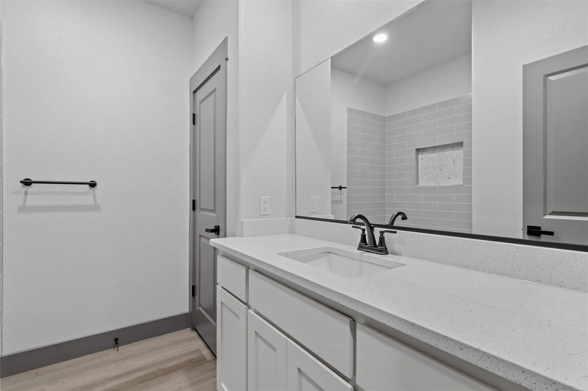 Single Family Residence For Rent in Grayson County , 405 W Hull Street, Denison, Texas 75020, 3 Bedroom, 2 Bathroom, 2 Garage spaces, 1,344 Sqft, built in 2024, mls#21397704, Real Estate Agent in Denison, Homes For Rent in Grayson county, Homes For Rent in Denison, Realtor in Denison Texas, Real Estate Brokerage Independent Realty Texas, Luminita Cordes Realtor