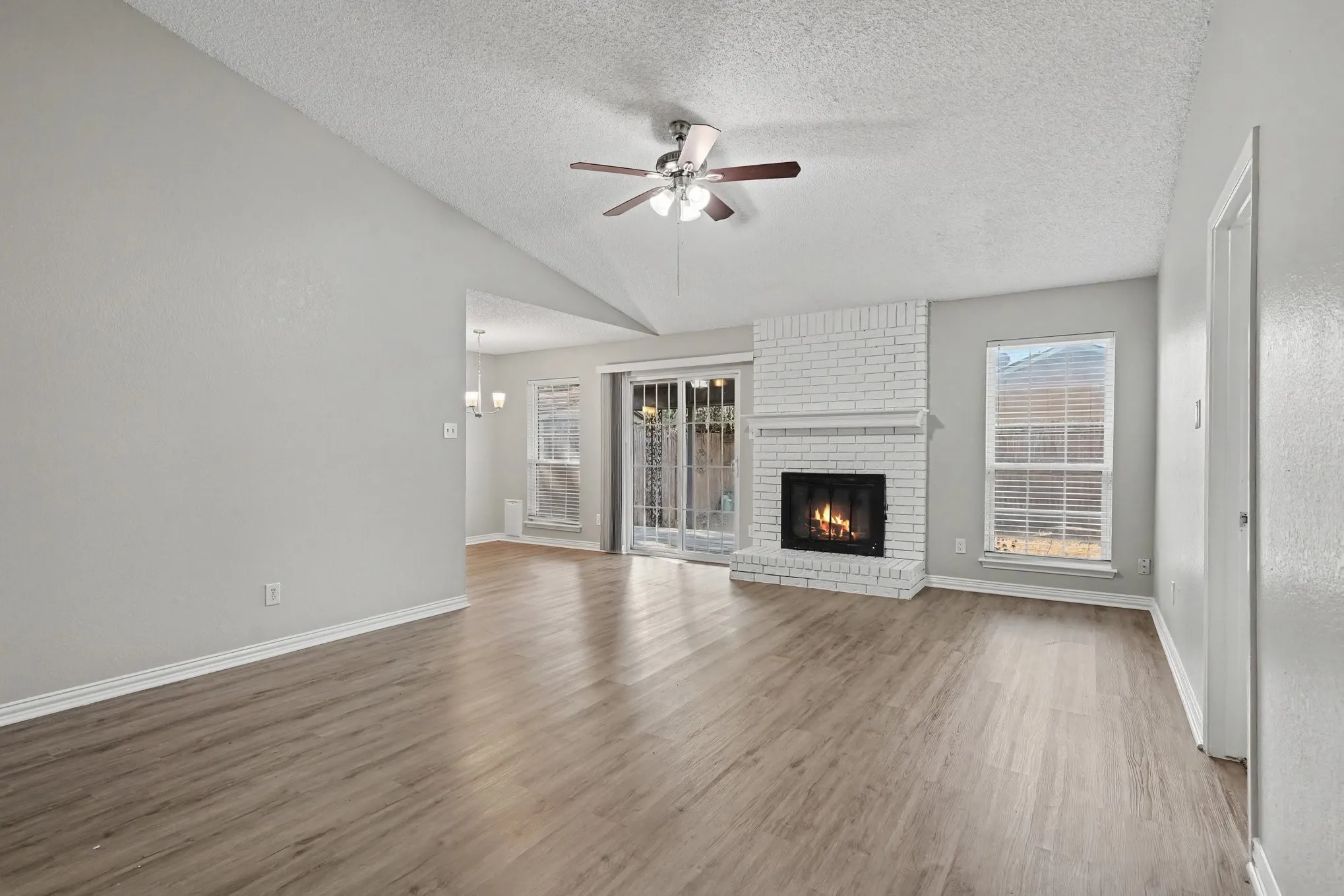 Single Family Residence For Sale in Tarrant County , 7500 Little Rock Lane, Fort Worth, Texas 76120, 3 Bedroom, 2 Bathroom, 2 Garage spaces, 1,230 Sqft, built in 1986, mls#21392665, Real Estate Agent in Fort Worth, Homes For Sale in Tarrant county, Homes For Sale in Fort Worth, Realtor in Fort Worth Texas, Real Estate Brokerage Independent Realty Texas, Luminita Cordes Realtor