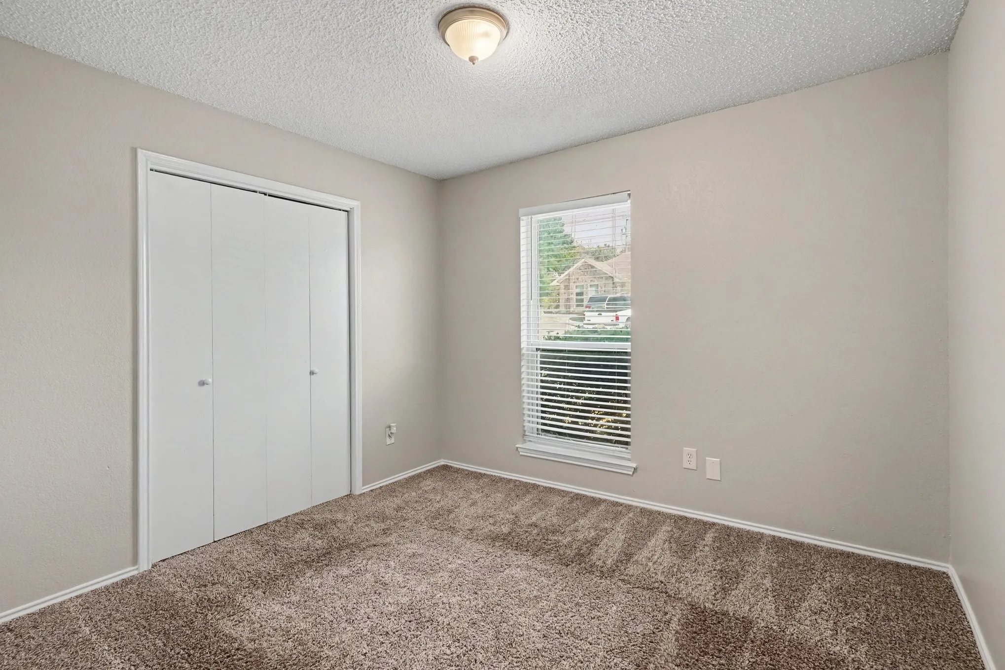 Single Family Residence For Sale in Tarrant County , 7500 Little Rock Lane, Fort Worth, Texas 76120, 3 Bedroom, 2 Bathroom, 2 Garage spaces, 1,230 Sqft, built in 1986, mls#21392665, Real Estate Agent in Fort Worth, Homes For Sale in Tarrant county, Homes For Sale in Fort Worth, Realtor in Fort Worth Texas, Real Estate Brokerage Independent Realty Texas, Luminita Cordes Realtor