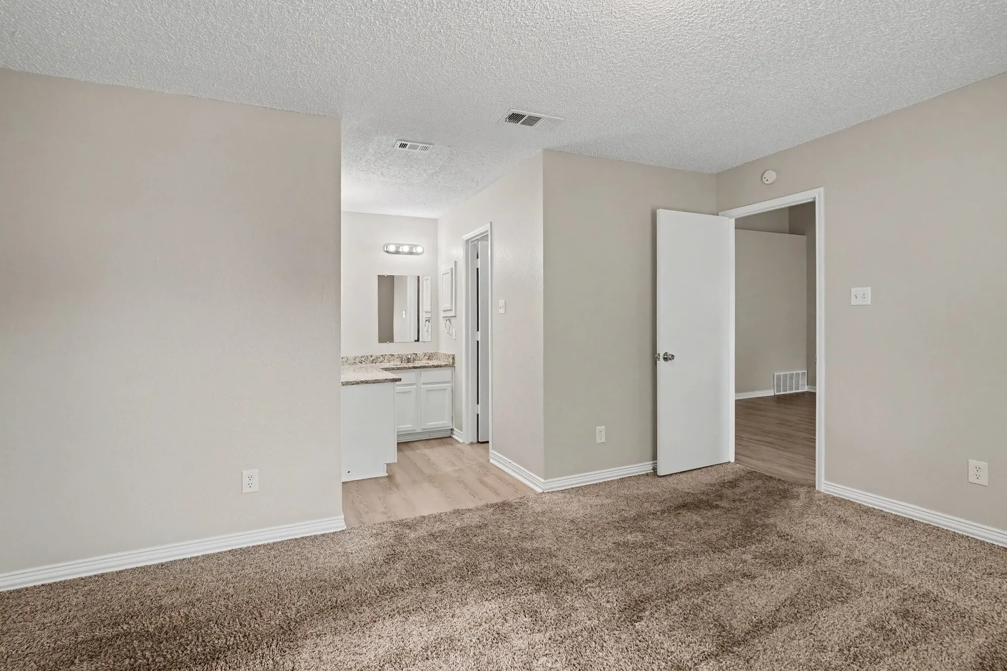 Single Family Residence For Sale in Tarrant County , 7500 Little Rock Lane, Fort Worth, Texas 76120, 3 Bedroom, 2 Bathroom, 2 Garage spaces, 1,230 Sqft, built in 1986, mls#21392665, Real Estate Agent in Fort Worth, Homes For Sale in Tarrant county, Homes For Sale in Fort Worth, Realtor in Fort Worth Texas, Real Estate Brokerage Independent Realty Texas, Luminita Cordes Realtor