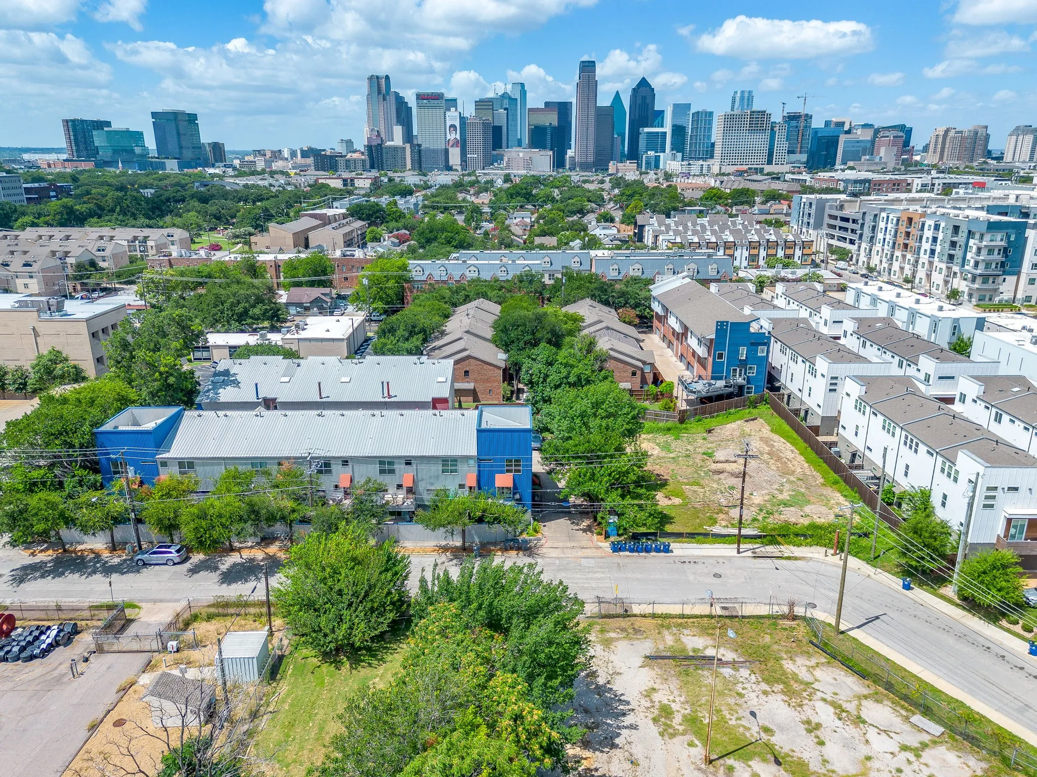 Townhouse For Sale in Dallas County , 1429 Caddo Street G, Dallas, Texas 75204, 2 Bedroom, 2 Bathroom, 2 Garage spaces, 1,808 Sqft, built in 2004, mls#21397087, Real Estate Agent in Dallas, Homes For Sale in Dallas county, Homes For Sale in Dallas, Realtor in Dallas Texas, Real Estate Brokerage Independent Realty Texas, Luminita Cordes Realtor