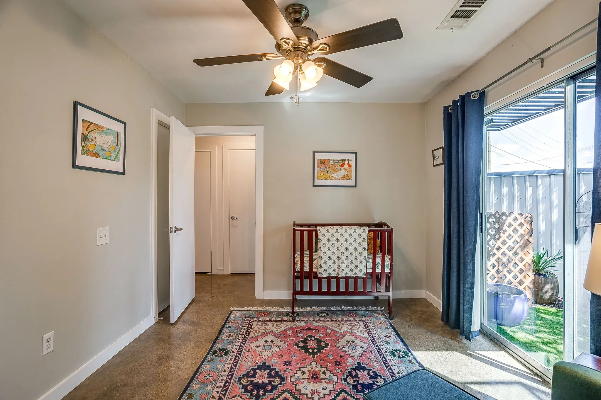 Townhouse For Sale in Dallas County , 1429 Caddo Street G, Dallas, Texas 75204, 2 Bedroom, 2 Bathroom, 2 Garage spaces, 1,808 Sqft, built in 2004, mls#21397087, Real Estate Agent in Dallas, Homes For Sale in Dallas county, Homes For Sale in Dallas, Realtor in Dallas Texas, Real Estate Brokerage Independent Realty Texas, Luminita Cordes Realtor