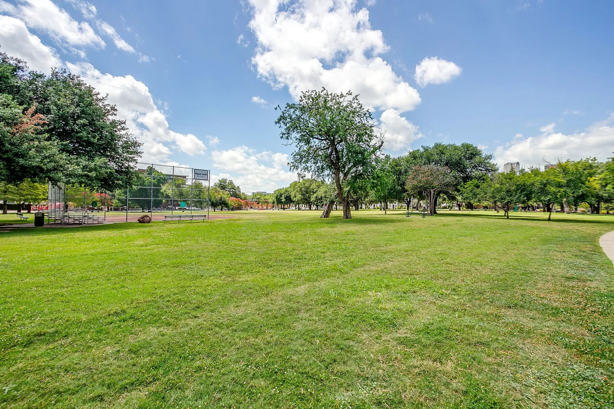 Townhouse For Sale in Dallas County , 1429 Caddo Street G, Dallas, Texas 75204, 2 Bedroom, 2 Bathroom, 2 Garage spaces, 1,808 Sqft, built in 2004, mls#21397087, Real Estate Agent in Dallas, Homes For Sale in Dallas county, Homes For Sale in Dallas, Realtor in Dallas Texas, Real Estate Brokerage Independent Realty Texas, Luminita Cordes Realtor