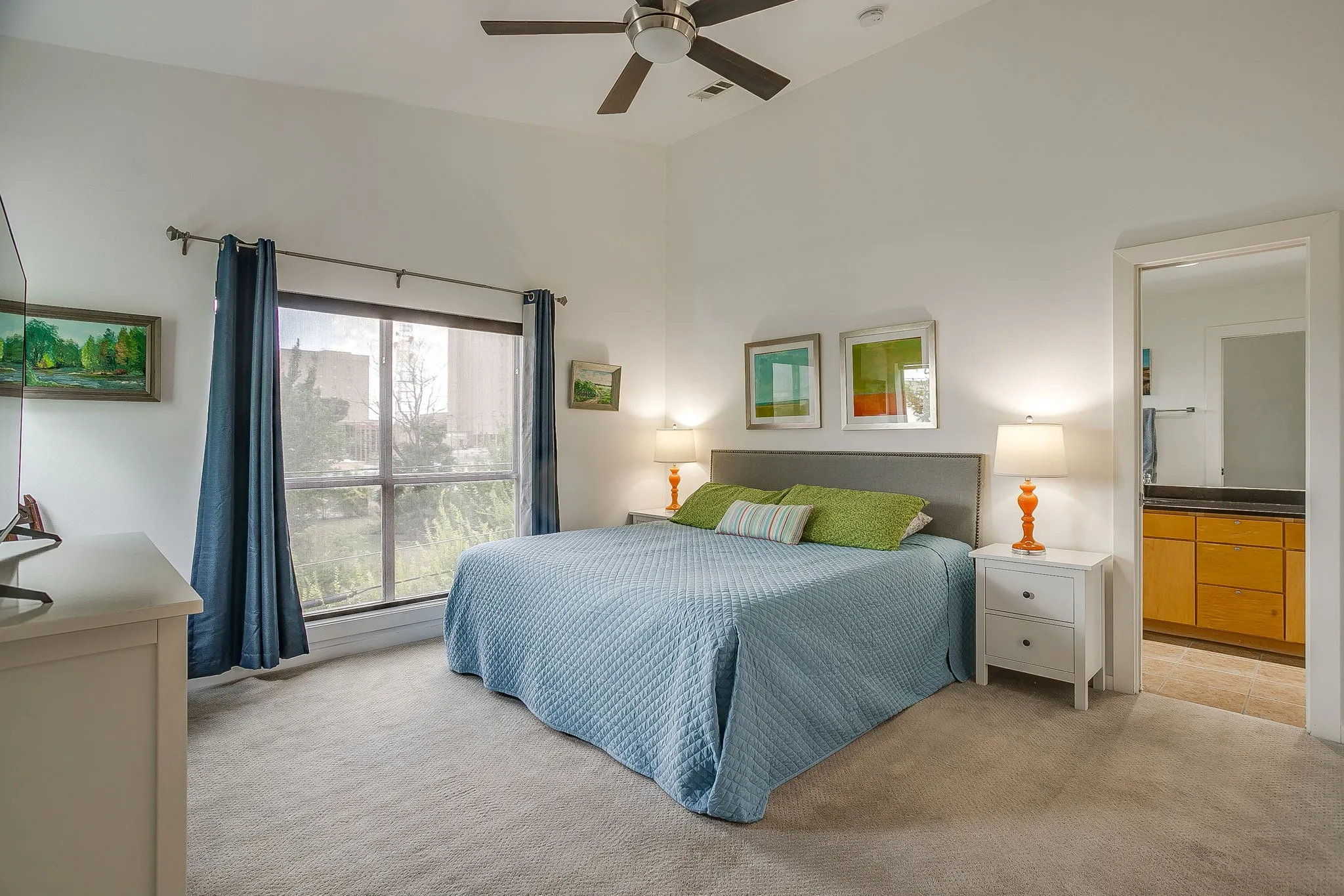 Townhouse For Sale in Dallas County , 1429 Caddo Street G, Dallas, Texas 75204, 2 Bedroom, 2 Bathroom, 2 Garage spaces, 1,808 Sqft, built in 2004, mls#21397087, Real Estate Agent in Dallas, Homes For Sale in Dallas county, Homes For Sale in Dallas, Realtor in Dallas Texas, Real Estate Brokerage Independent Realty Texas, Luminita Cordes Realtor