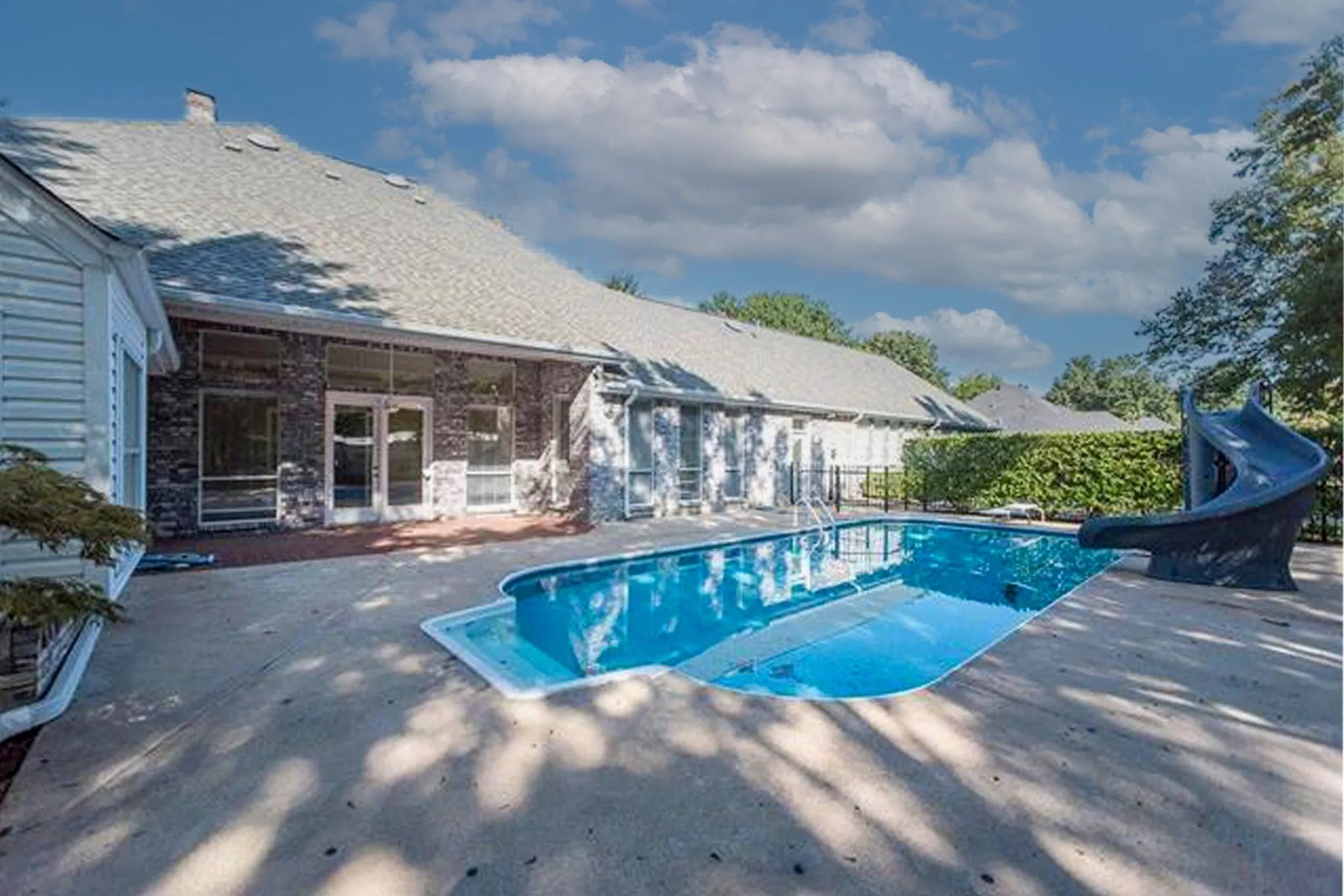 Single Family Residence For Sale in Lamar County , 390 Timber Lakes Drive, Powderly, Texas 75473, 4 Bedroom, 4 Bathroom, 2 Garage spaces, 4,802 Sqft, built in 1993, mls#21397717, Real Estate Agent in Powderly, Homes For Sale in Lamar county, Homes For Sale in Powderly, Realtor in Powderly Texas, Real Estate Brokerage Independent Realty Texas, Luminita Cordes Realtor