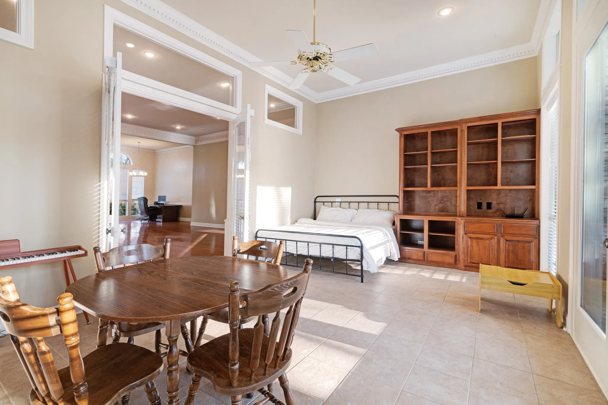 Single Family Residence For Sale in Lamar County , 390 Timber Lakes Drive, Powderly, Texas 75473, 4 Bedroom, 4 Bathroom, 2 Garage spaces, 4,802 Sqft, built in 1993, mls#21397717, Real Estate Agent in Powderly, Homes For Sale in Lamar county, Homes For Sale in Powderly, Realtor in Powderly Texas, Real Estate Brokerage Independent Realty Texas, Luminita Cordes Realtor