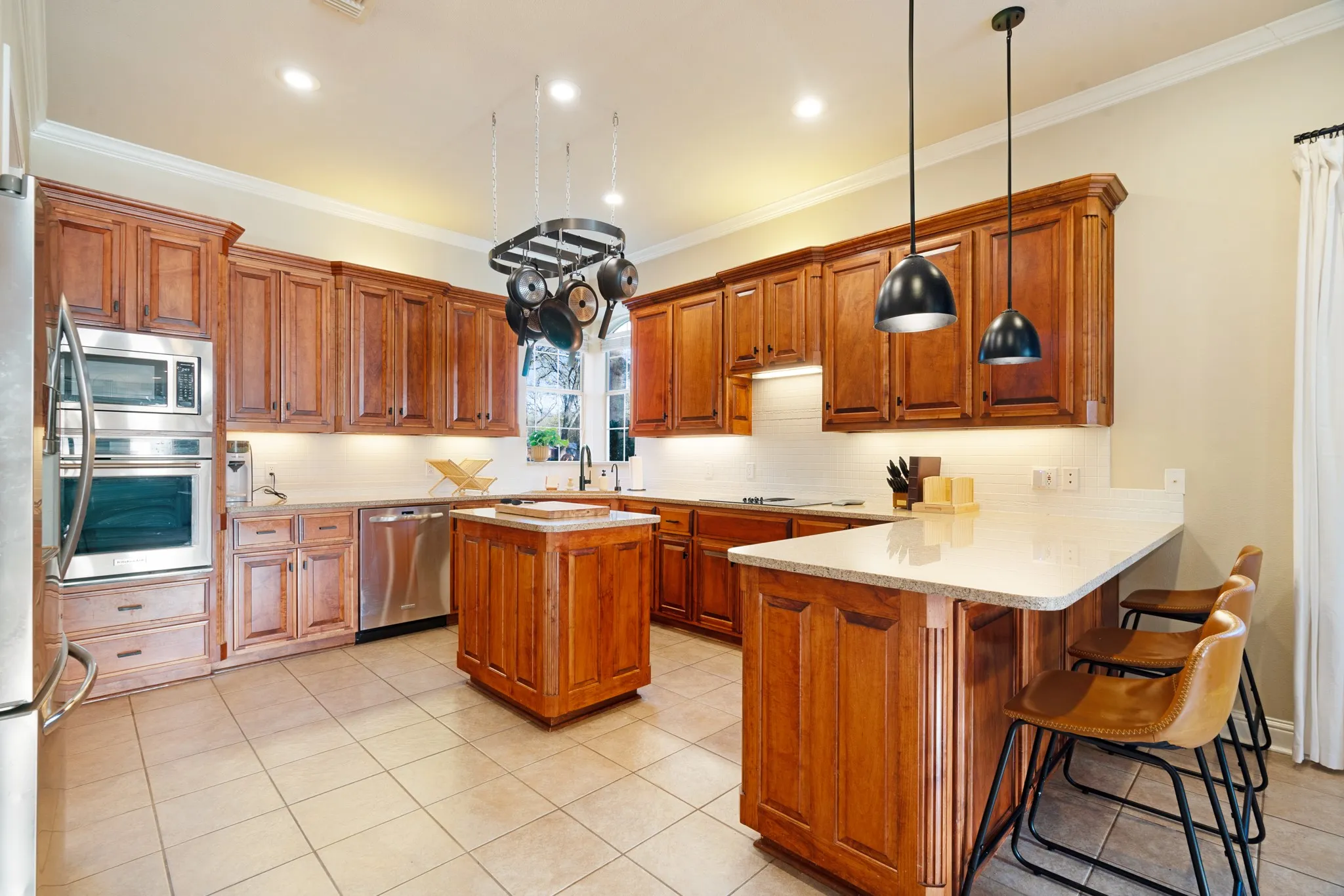 Single Family Residence For Sale in Lamar County , 390 Timber Lakes Drive, Powderly, Texas 75473, 4 Bedroom, 4 Bathroom, 2 Garage spaces, 4,802 Sqft, built in 1993, mls#21397717, Real Estate Agent in Powderly, Homes For Sale in Lamar county, Homes For Sale in Powderly, Realtor in Powderly Texas, Real Estate Brokerage Independent Realty Texas, Luminita Cordes Realtor