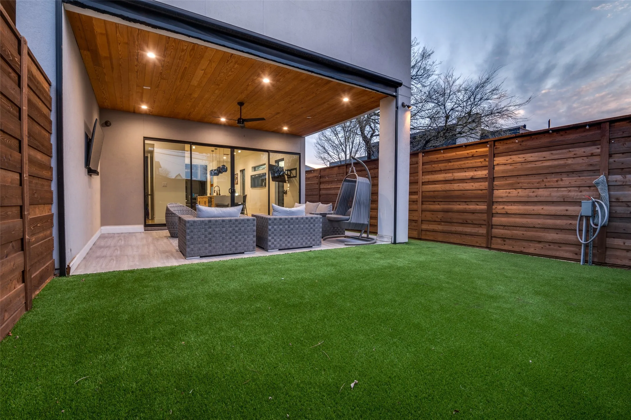 Single Family Residence For Sale in Dallas County , 5441 Melrose Avenue, Dallas, Texas 75206, 3 Bedroom, 3 Bathroom, 2 Garage spaces, 3,343 Sqft, built in 2019, mls#21396339, Real Estate Agent in Dallas, Homes For Sale in Dallas county, Homes For Sale in Dallas, Realtor in Dallas Texas, Real Estate Brokerage Independent Realty Texas, Luminita Cordes Realtor