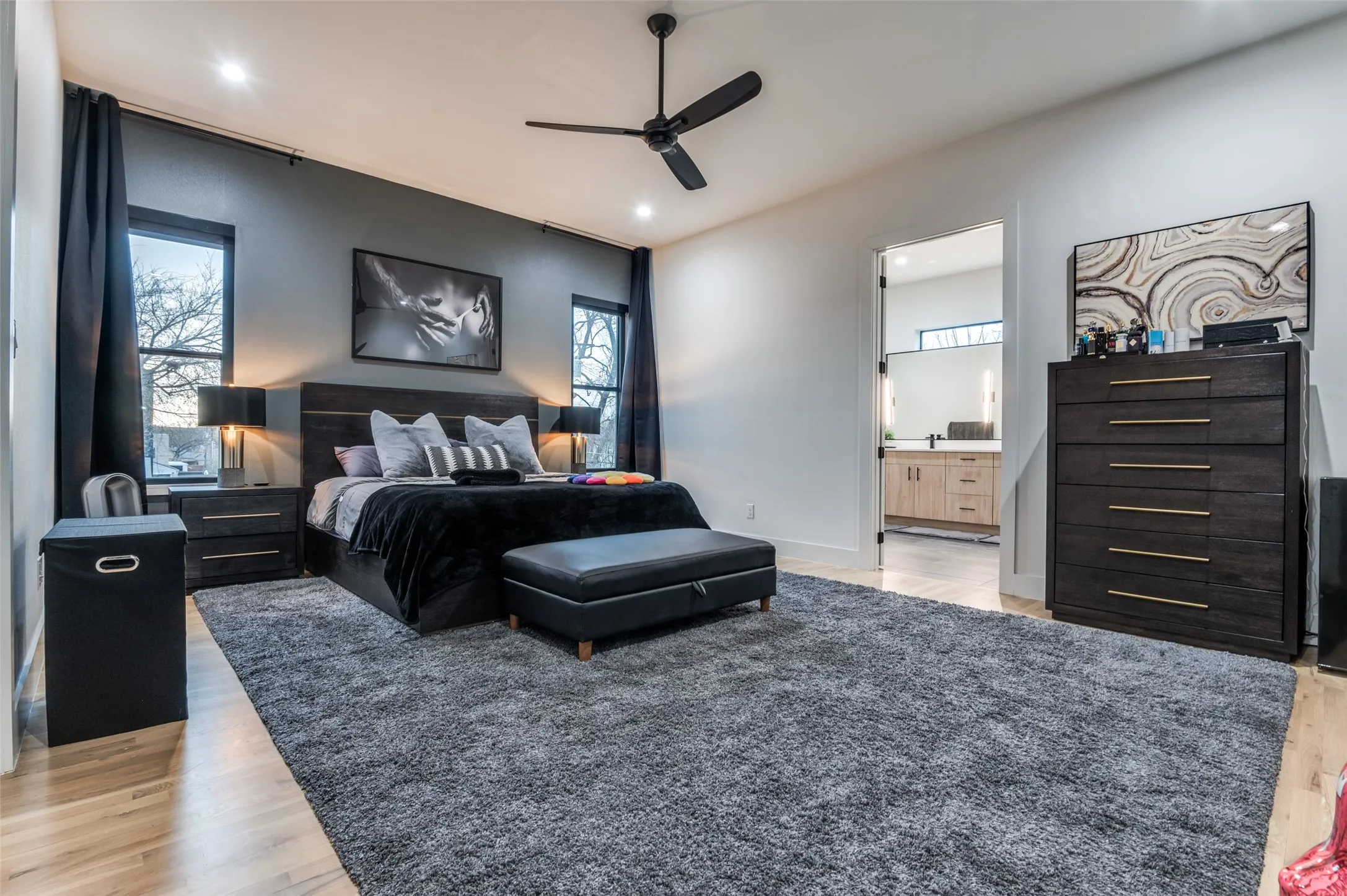 Single Family Residence For Sale in Dallas County , 5441 Melrose Avenue, Dallas, Texas 75206, 3 Bedroom, 3 Bathroom, 2 Garage spaces, 3,343 Sqft, built in 2019, mls#21396339, Real Estate Agent in Dallas, Homes For Sale in Dallas county, Homes For Sale in Dallas, Realtor in Dallas Texas, Real Estate Brokerage Independent Realty Texas, Luminita Cordes Realtor