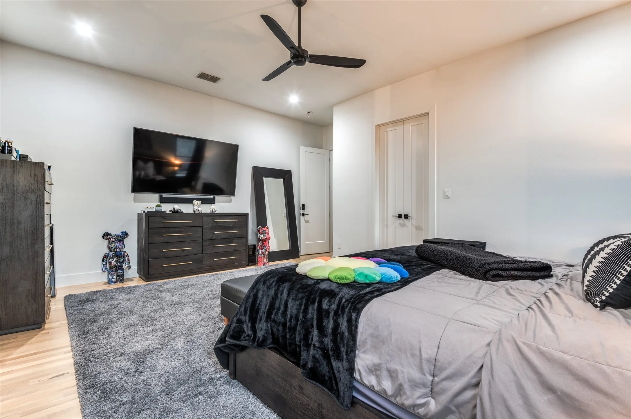 Single Family Residence For Sale in Dallas County , 5441 Melrose Avenue, Dallas, Texas 75206, 3 Bedroom, 3 Bathroom, 2 Garage spaces, 3,343 Sqft, built in 2019, mls#21396339, Real Estate Agent in Dallas, Homes For Sale in Dallas county, Homes For Sale in Dallas, Realtor in Dallas Texas, Real Estate Brokerage Independent Realty Texas, Luminita Cordes Realtor