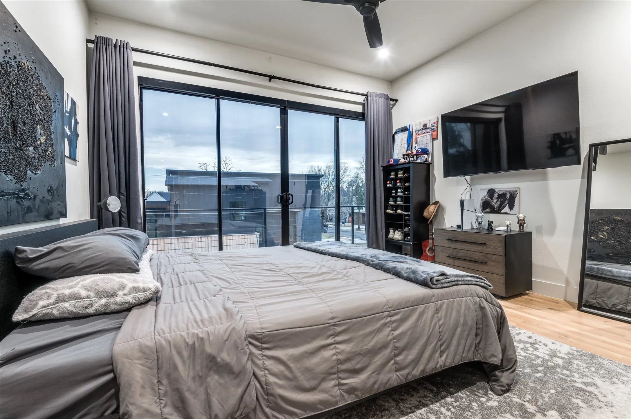 Single Family Residence For Sale in Dallas County , 5441 Melrose Avenue, Dallas, Texas 75206, 3 Bedroom, 3 Bathroom, 2 Garage spaces, 3,343 Sqft, built in 2019, mls#21396339, Real Estate Agent in Dallas, Homes For Sale in Dallas county, Homes For Sale in Dallas, Realtor in Dallas Texas, Real Estate Brokerage Independent Realty Texas, Luminita Cordes Realtor