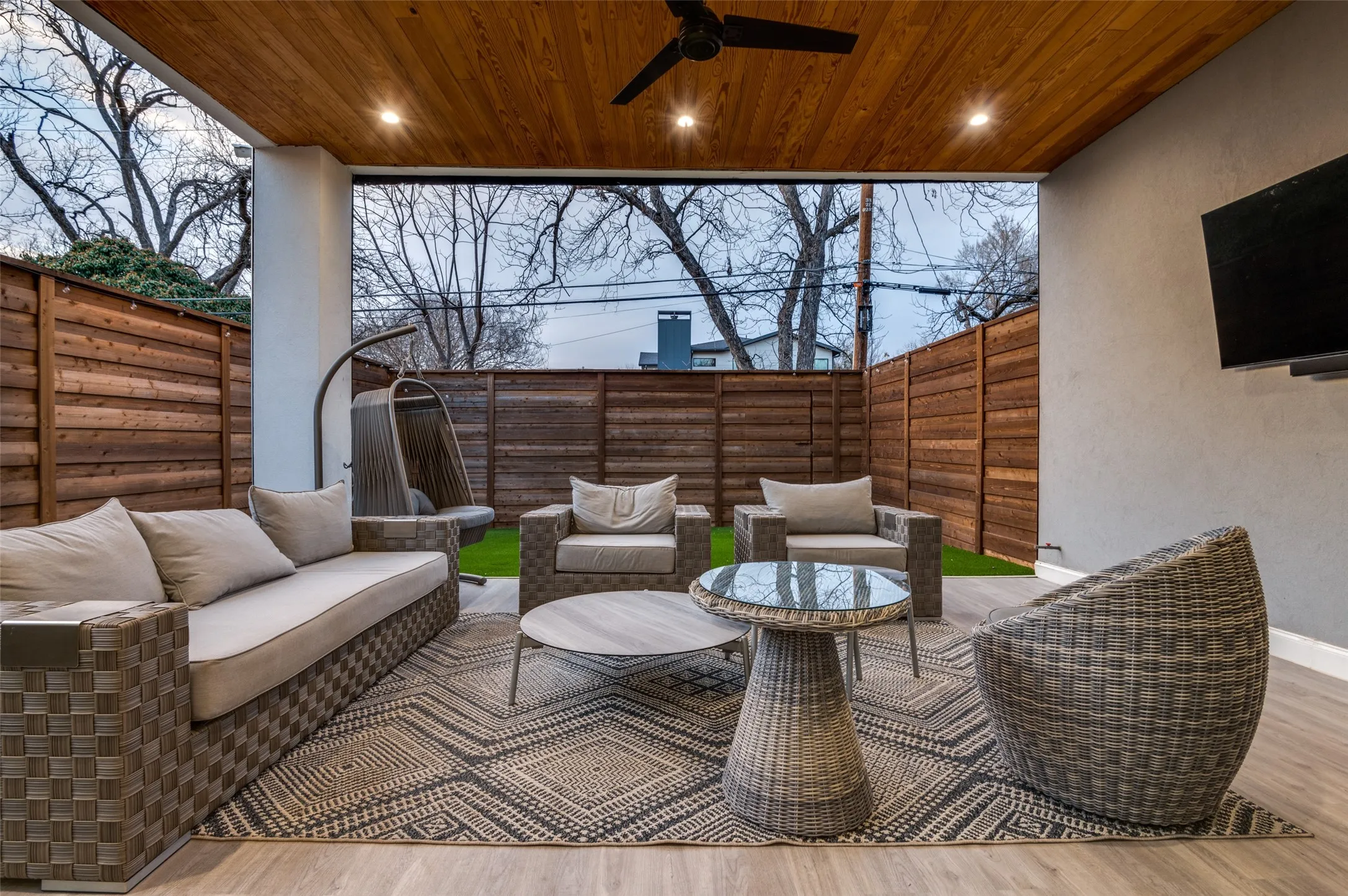 Single Family Residence For Sale in Dallas County , 5441 Melrose Avenue, Dallas, Texas 75206, 3 Bedroom, 3 Bathroom, 2 Garage spaces, 3,343 Sqft, built in 2019, mls#21396339, Real Estate Agent in Dallas, Homes For Sale in Dallas county, Homes For Sale in Dallas, Realtor in Dallas Texas, Real Estate Brokerage Independent Realty Texas, Luminita Cordes Realtor