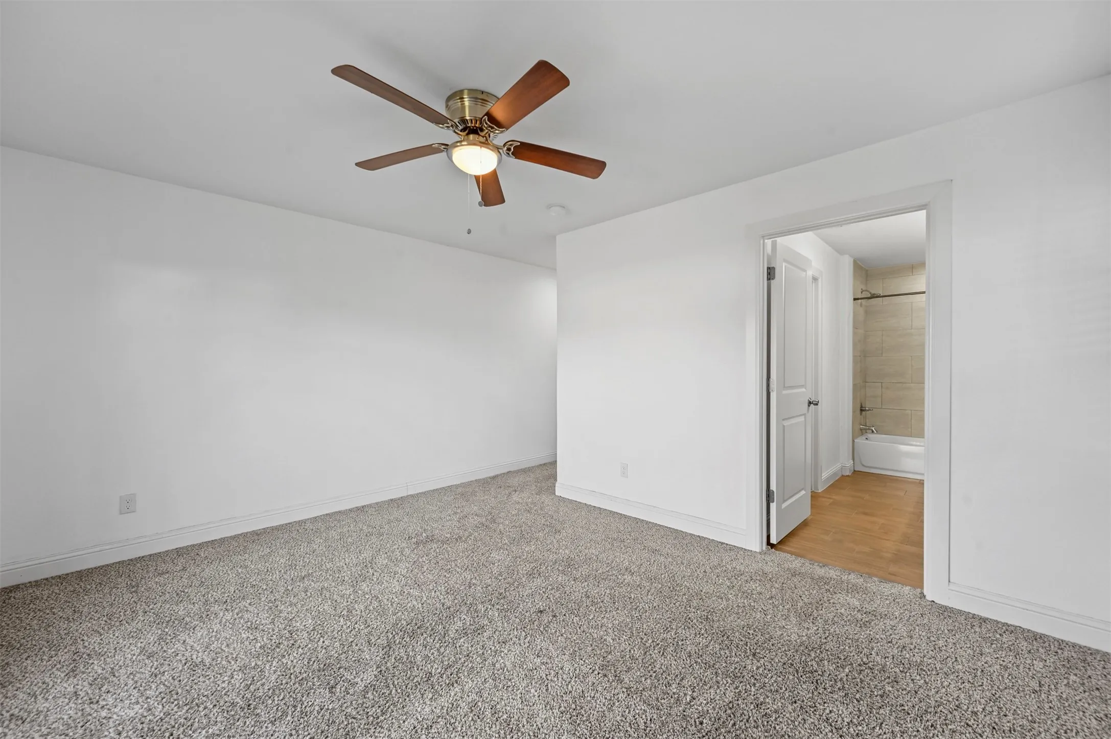 Duplex For Rent in Grayson County , 607 E Carter Street 607, Sherman, Texas 75090, 3 Bedroom, 2 Bathroom, 1 Garage spaces, 1,230 Sqft, built in 2019, mls#21397720, Real Estate Agent in Sherman, Homes For Rent in Grayson county, Homes For Rent in Sherman, Realtor in Sherman Texas, Real Estate Brokerage Independent Realty Texas, Luminita Cordes Realtor