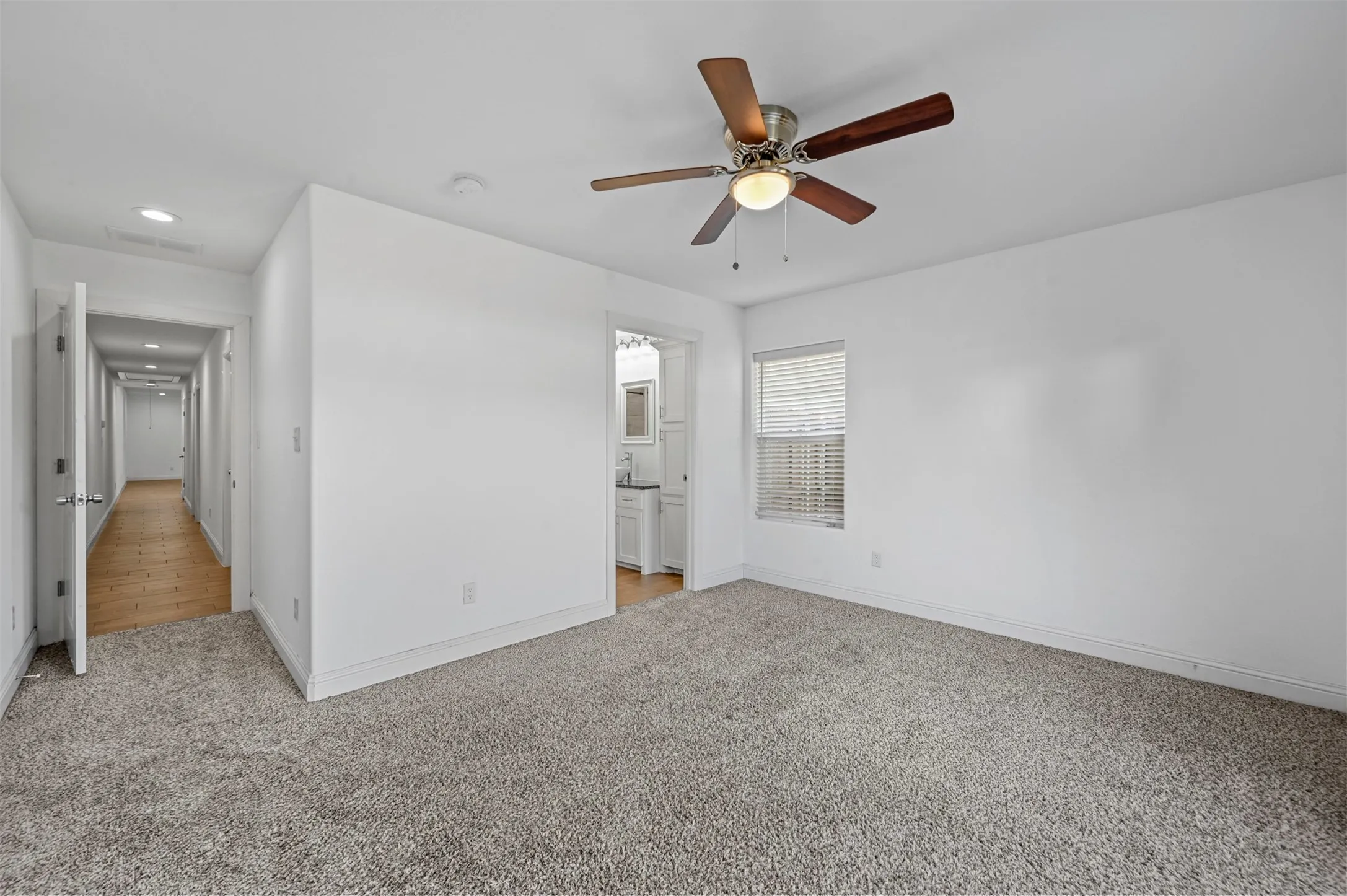 Duplex For Rent in Grayson County , 607 E Carter Street 607, Sherman, Texas 75090, 3 Bedroom, 2 Bathroom, 1 Garage spaces, 1,230 Sqft, built in 2019, mls#21397720, Real Estate Agent in Sherman, Homes For Rent in Grayson county, Homes For Rent in Sherman, Realtor in Sherman Texas, Real Estate Brokerage Independent Realty Texas, Luminita Cordes Realtor