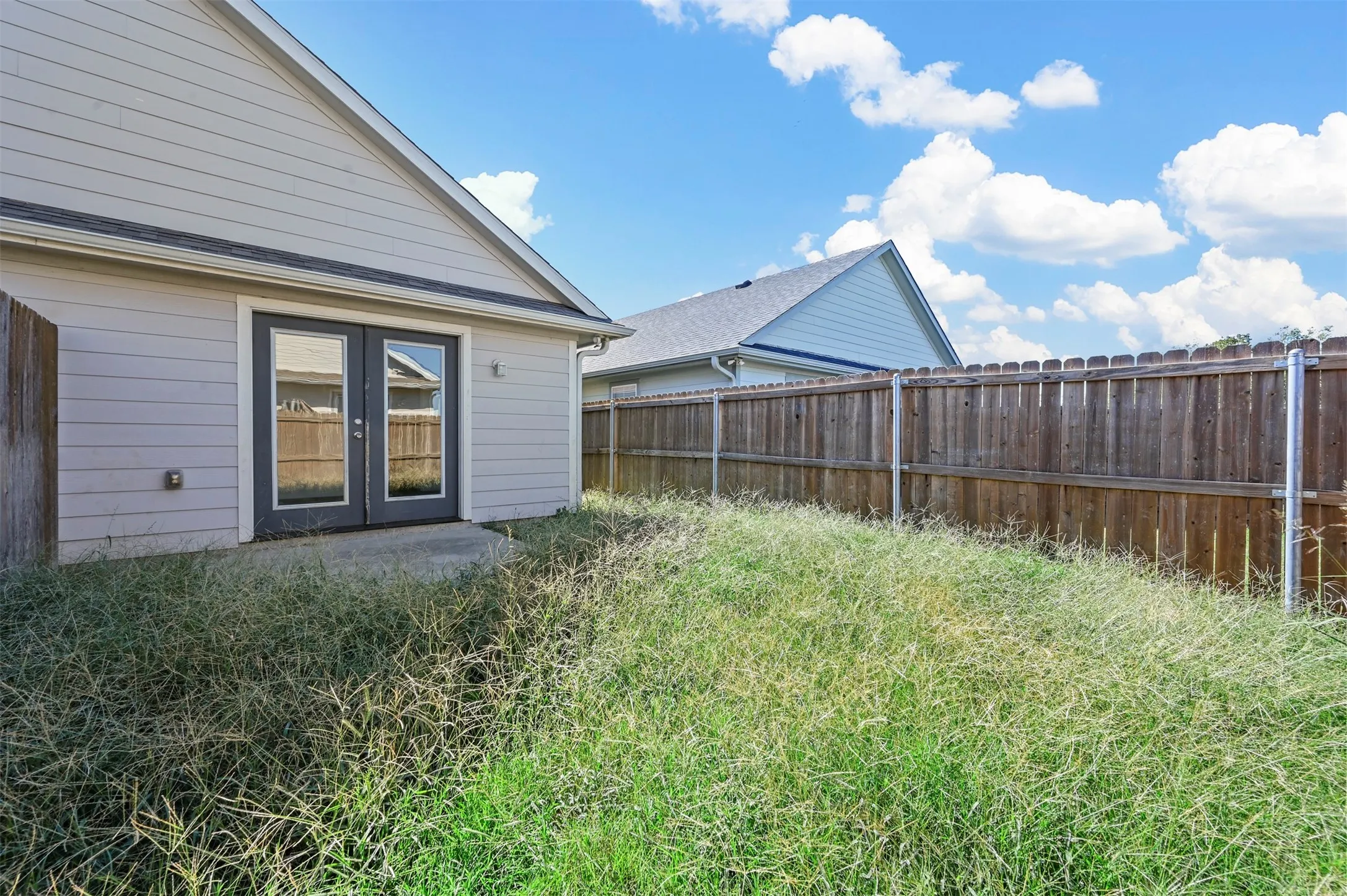 Duplex For Rent in Grayson County , 607 E Carter Street 607, Sherman, Texas 75090, 3 Bedroom, 2 Bathroom, 1 Garage spaces, 1,230 Sqft, built in 2019, mls#21397720, Real Estate Agent in Sherman, Homes For Rent in Grayson county, Homes For Rent in Sherman, Realtor in Sherman Texas, Real Estate Brokerage Independent Realty Texas, Luminita Cordes Realtor