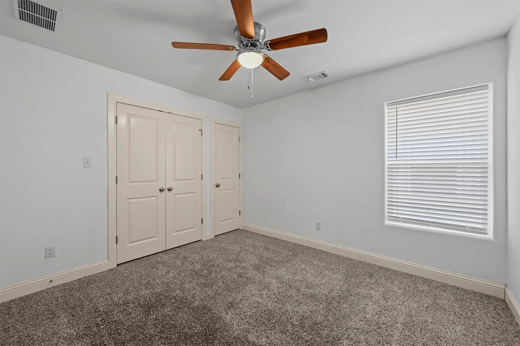 Duplex For Rent in Grayson County , 607 E Carter Street 607, Sherman, Texas 75090, 3 Bedroom, 2 Bathroom, 1 Garage spaces, 1,230 Sqft, built in 2019, mls#21397720, Real Estate Agent in Sherman, Homes For Rent in Grayson county, Homes For Rent in Sherman, Realtor in Sherman Texas, Real Estate Brokerage Independent Realty Texas, Luminita Cordes Realtor